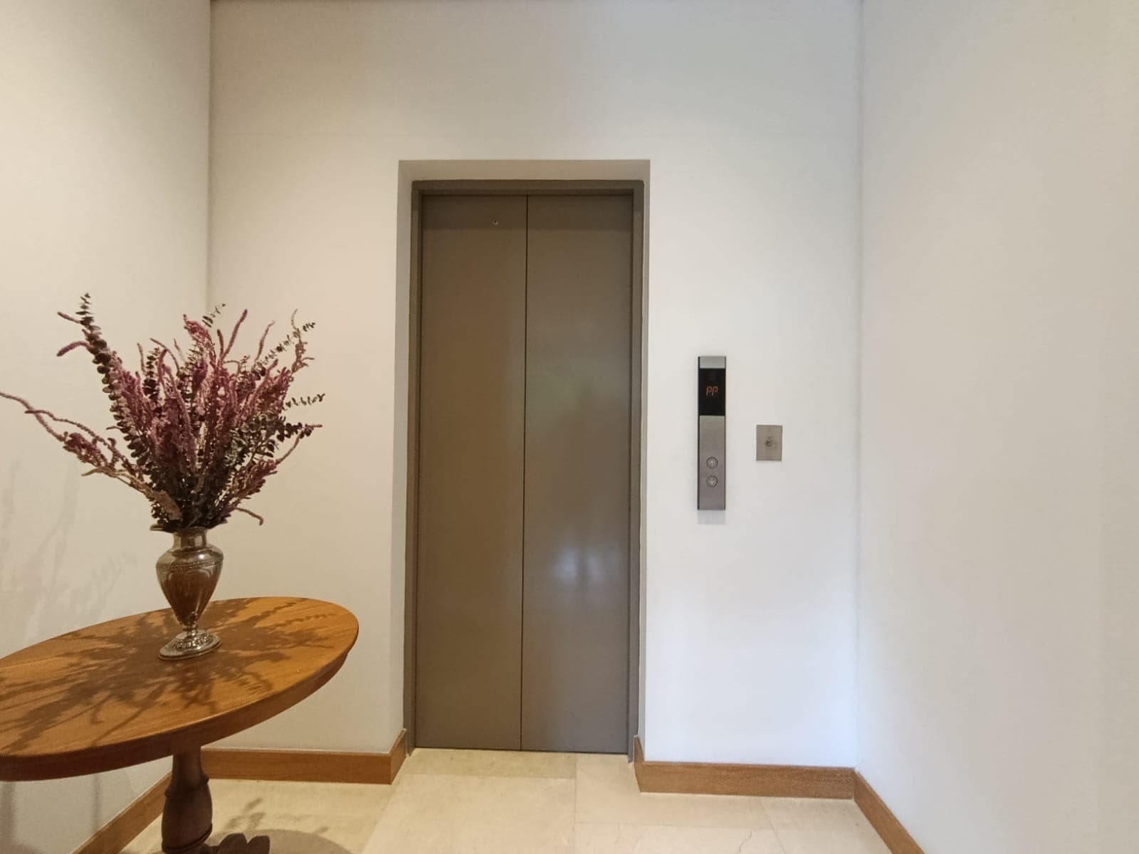 Apartamento en arriendo en La Calera, El Poblado, Medellín — foto 5 de 17