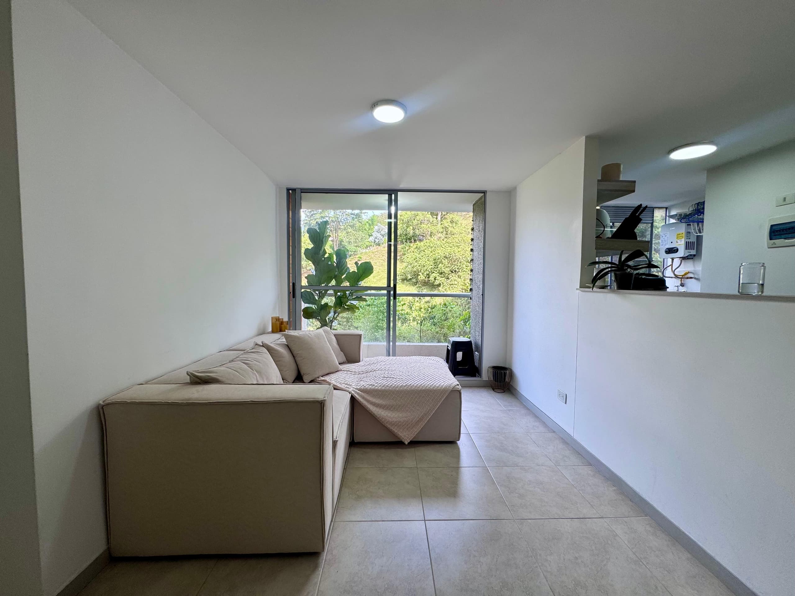 Apartamento en arriendo en La Cuenca, Envigado — foto 2 de 17