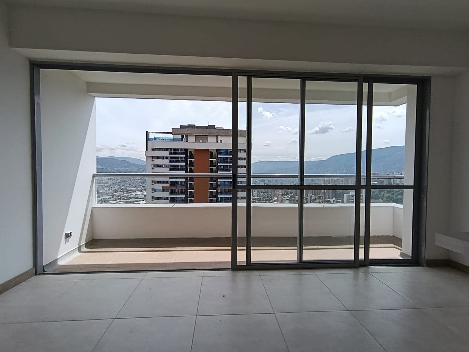Apartamento en arriendo en Aves María, Sabaneta — foto 1 de 17