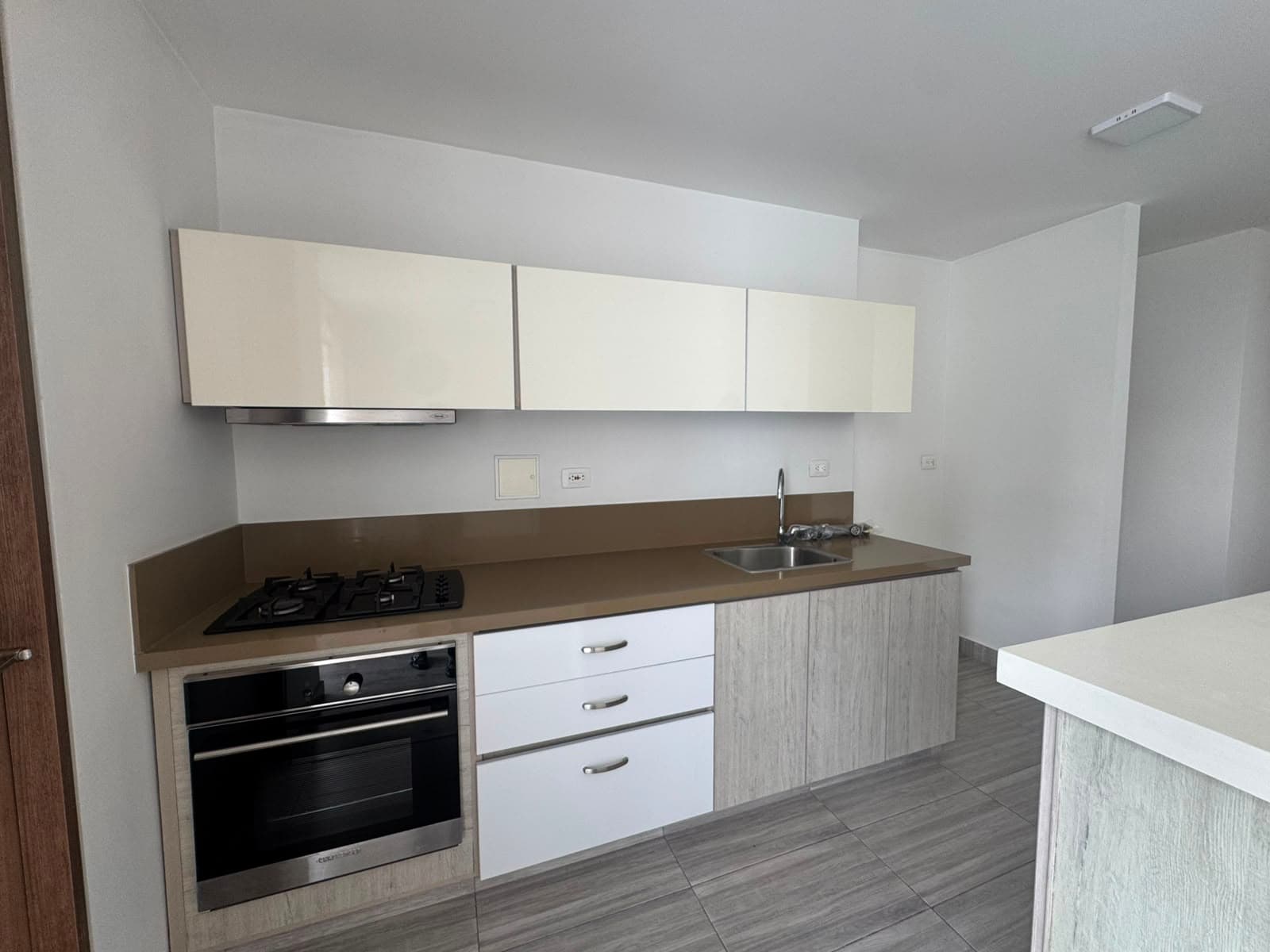 Apartamento en arriendo en Álamos, Terminal, Pereira — foto 3 de 19