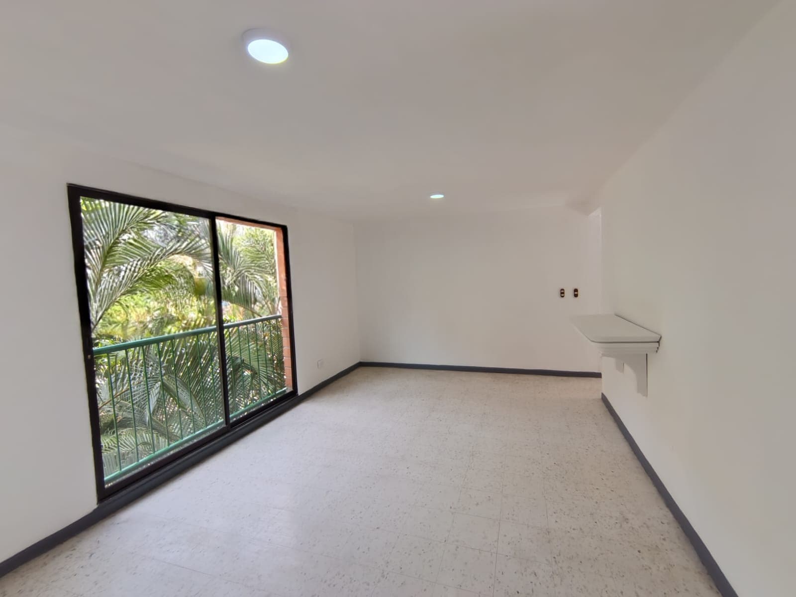 Apartamento en arriendo en Almería, La America, Medellín — foto 1 de 20