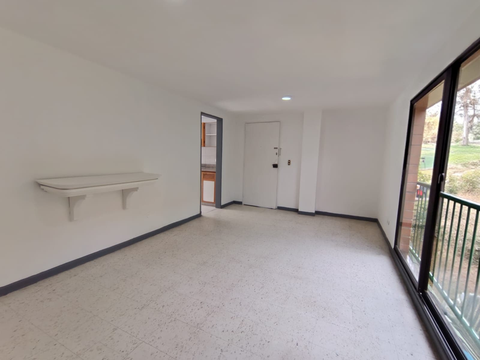 Apartamento en arriendo en Almería, La America, Medellín — foto 3 de 20