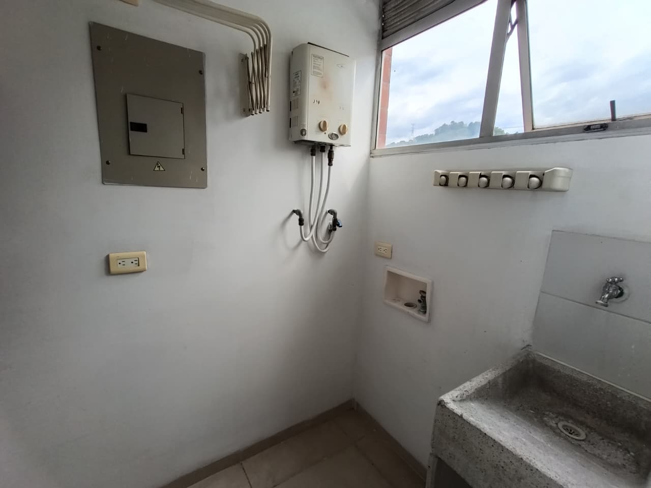 Apartamento en arriendo en Holanda, Sabaneta — foto 4 de 10