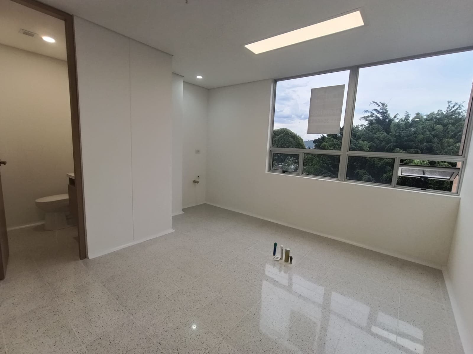 Consultorio en arriendo en Los Pinos, La America, Medellín — foto 3 de 13