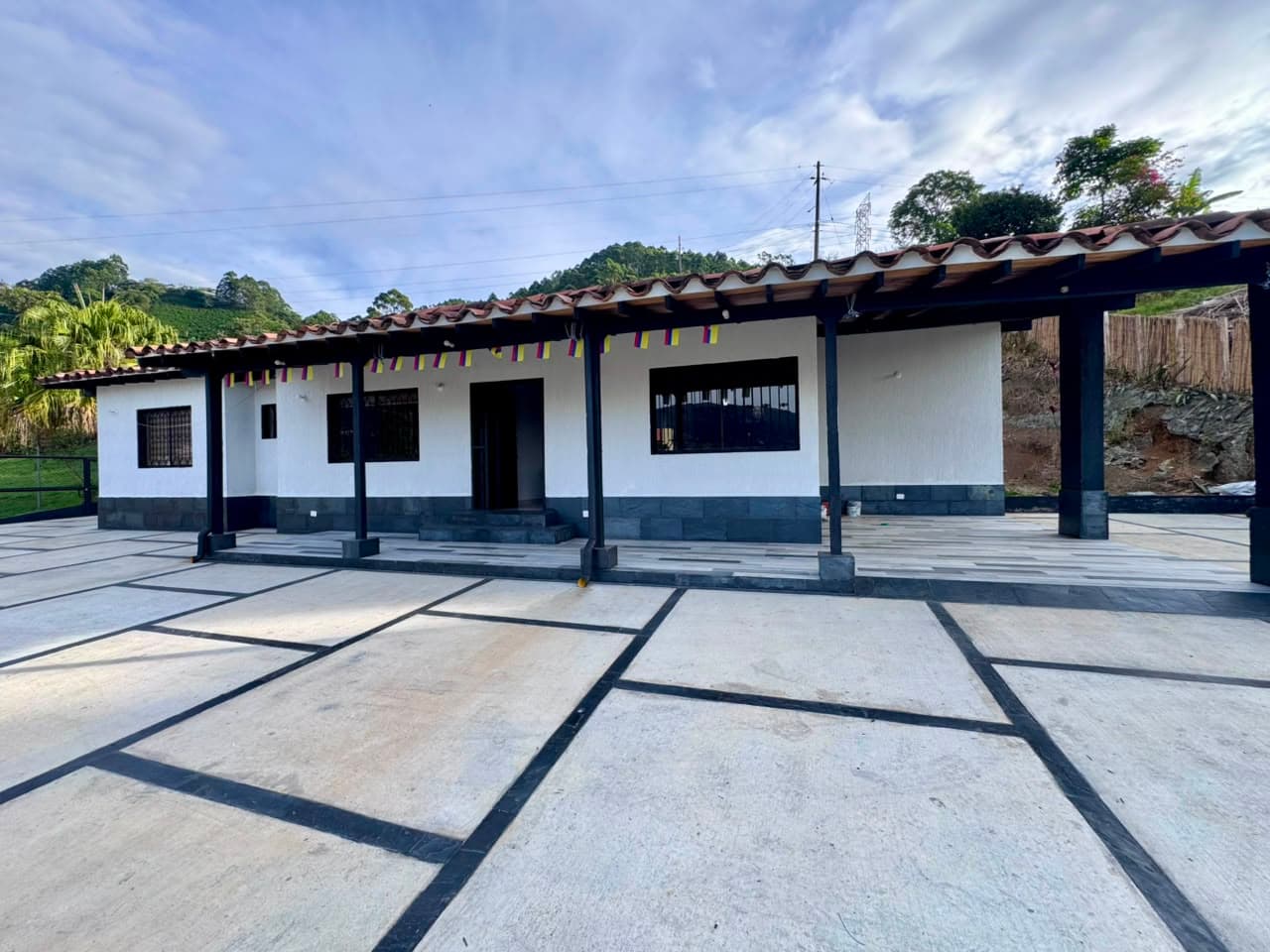 Casa Campestre en arriendo en La Mina, Envigado — foto 1 de 19