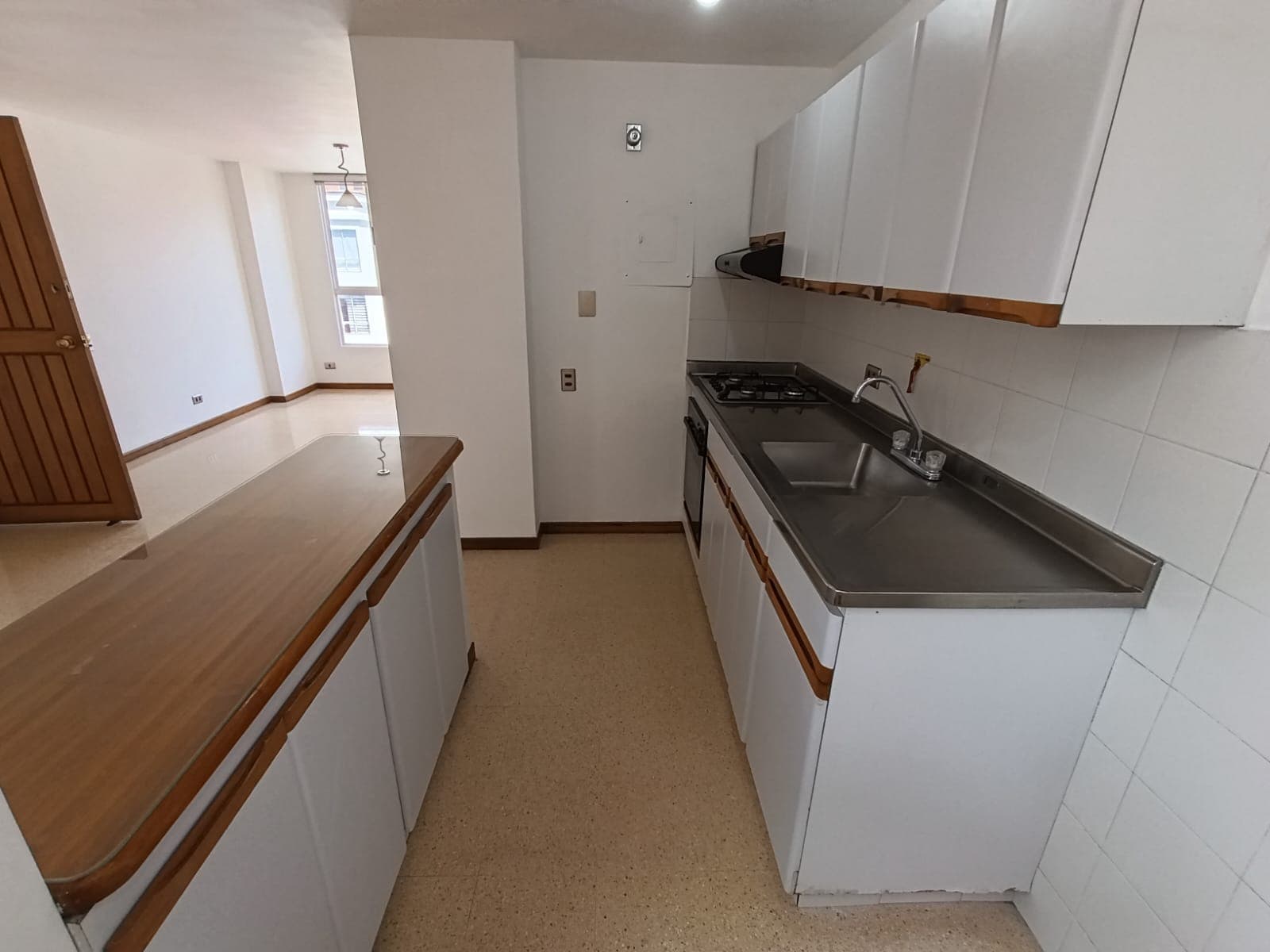 Apartamento en arriendo en Suramericana, Laureles, Medellín — foto 2 de 16