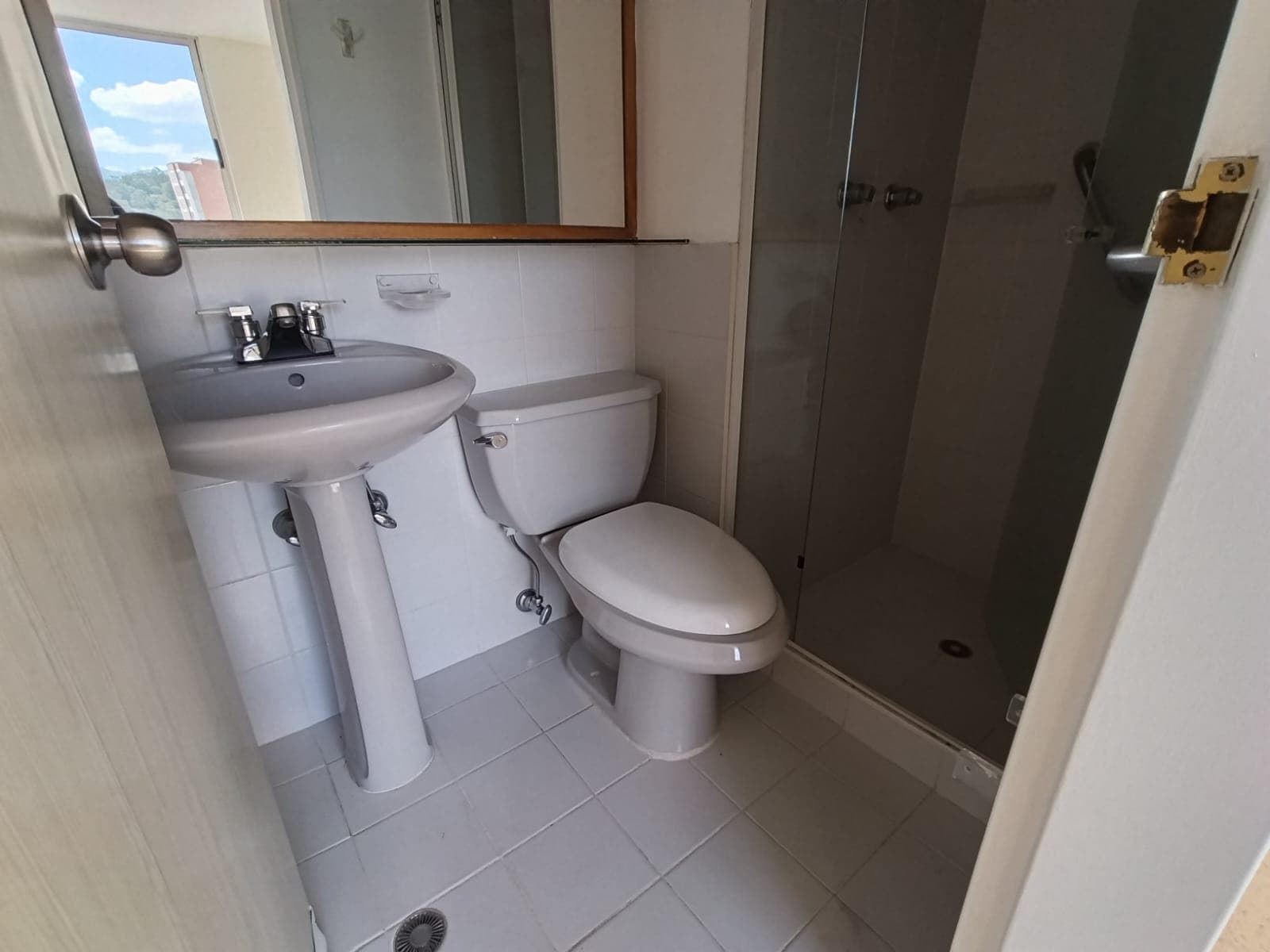 Apartamento en arriendo en Suramericana, Laureles, Medellín — foto 3 de 16