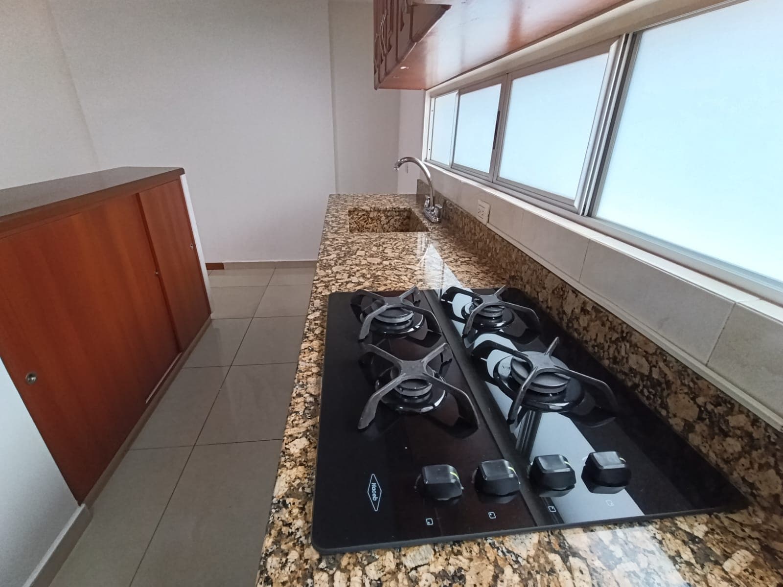 Apartamento en arriendo en Los Colores, Laureles, Medellín — foto 2 de 20