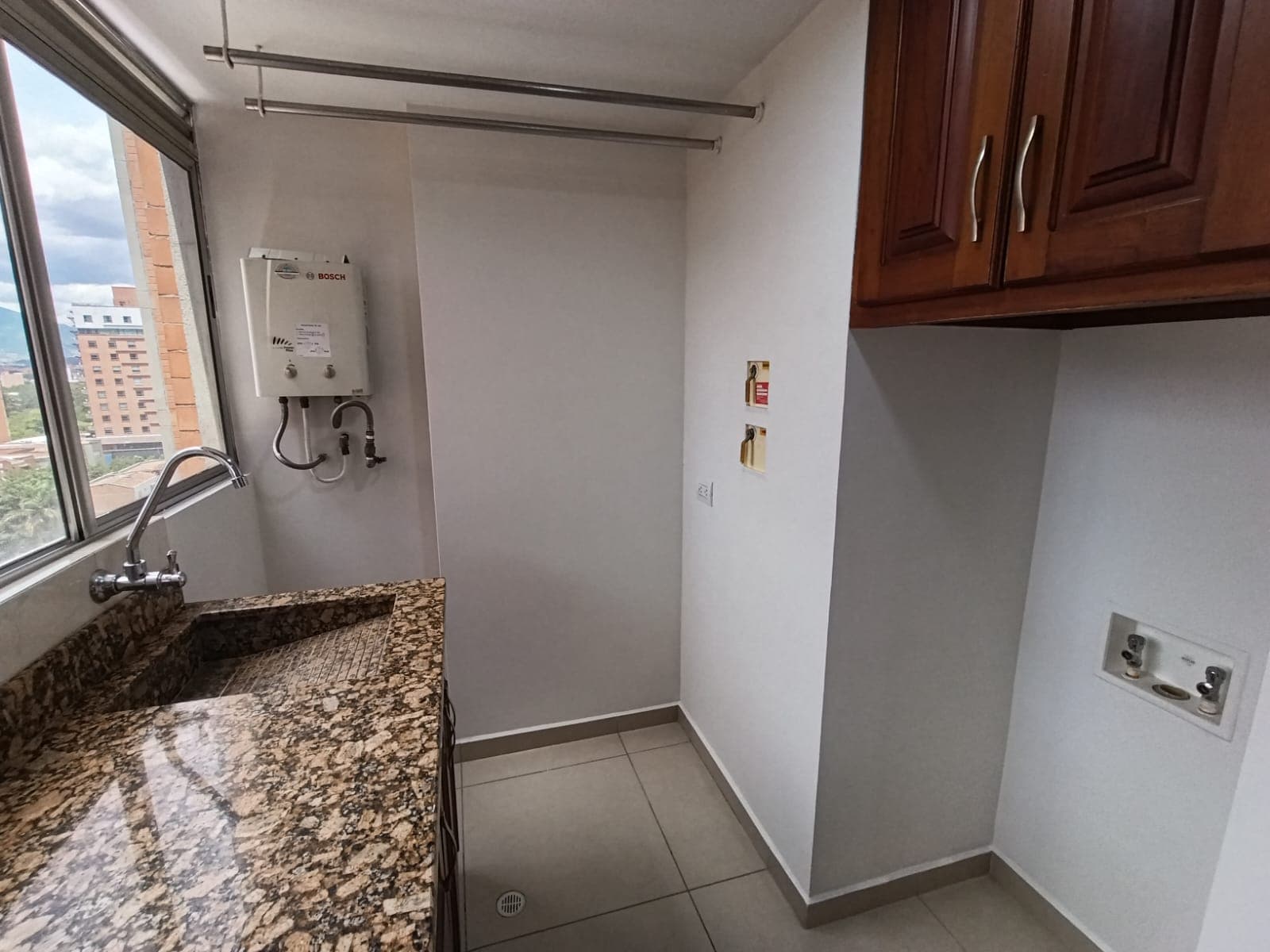 Apartamento en arriendo en Los Colores, Laureles, Medellín — foto 4 de 20