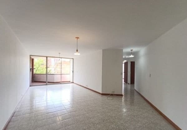 Apartamento en arriendo en La Frontera, El Poblado, Medellín — foto 1 de 20