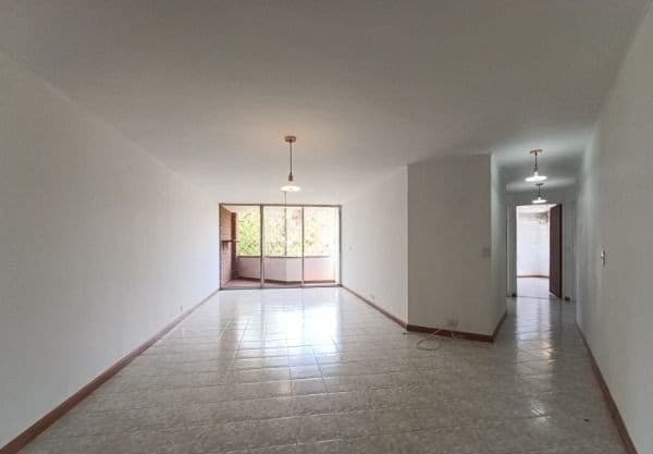 Apartamento en arriendo en La Frontera, El Poblado, Medellín — foto 2 de 20