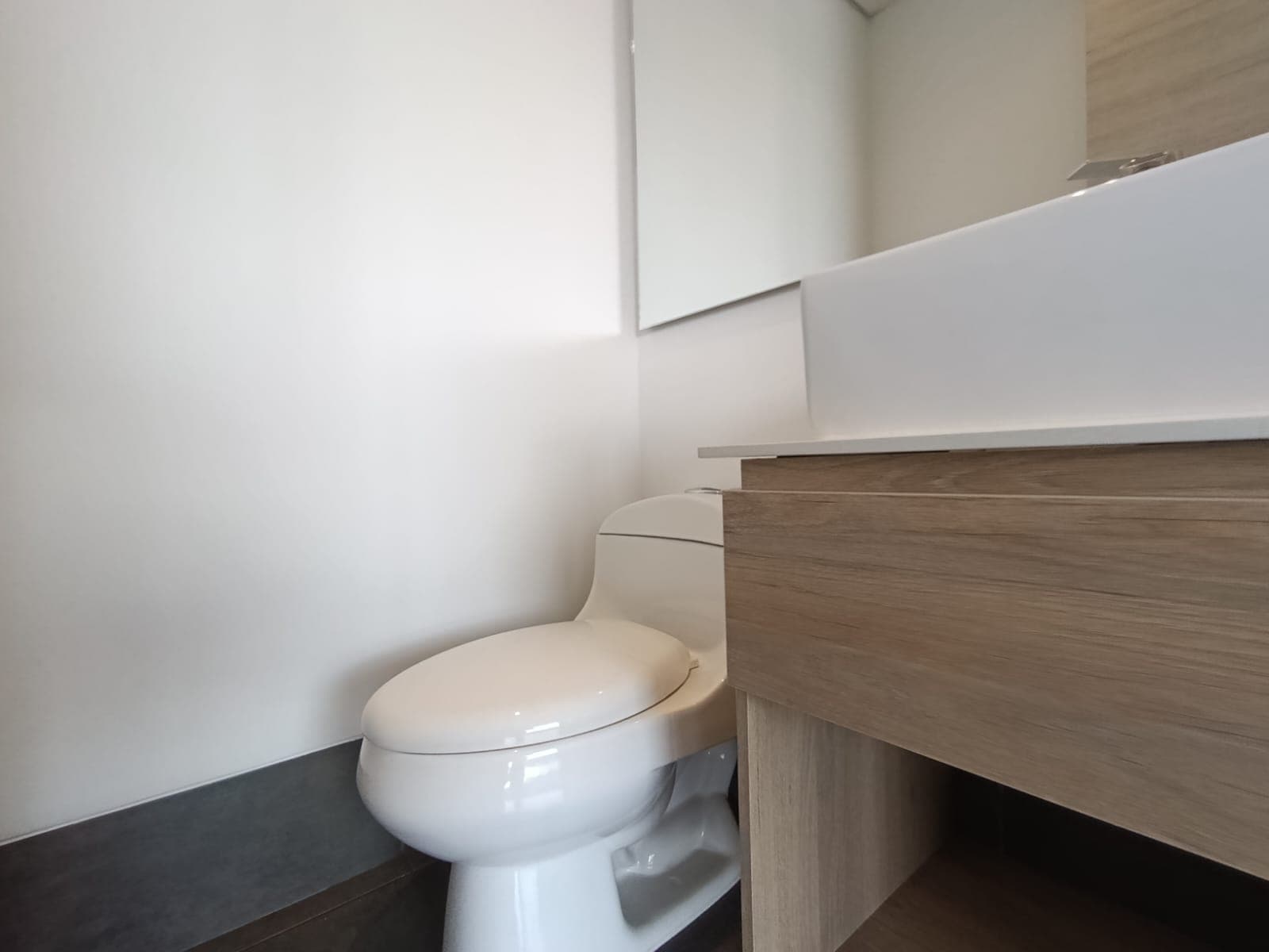 Apartaestudio en arriendo en Los Balsos, El Poblado, Medellín — foto 5 de 14