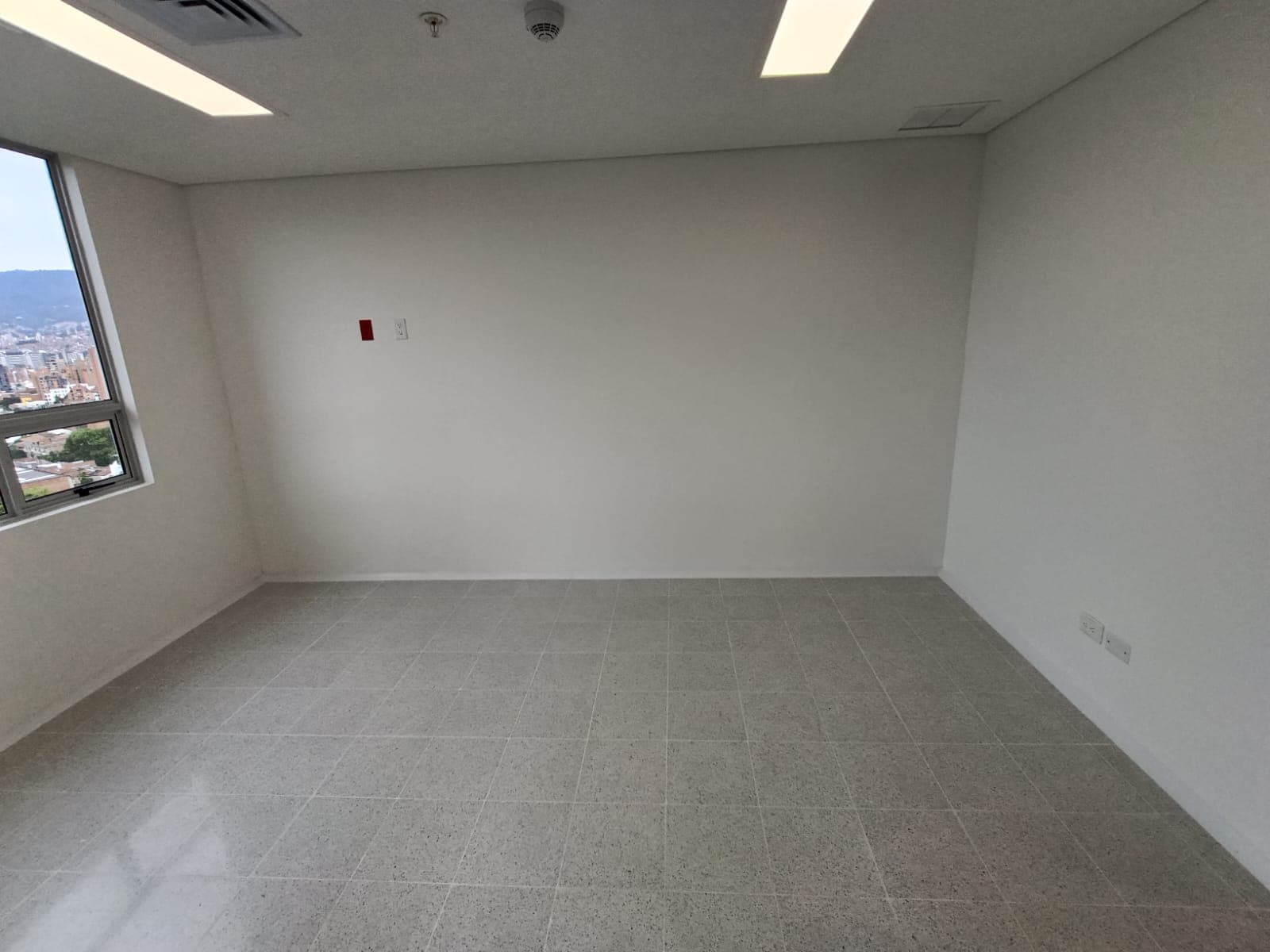 Consultorio en arriendo en Los Pinos, La America, Medellín — foto 3 de 11