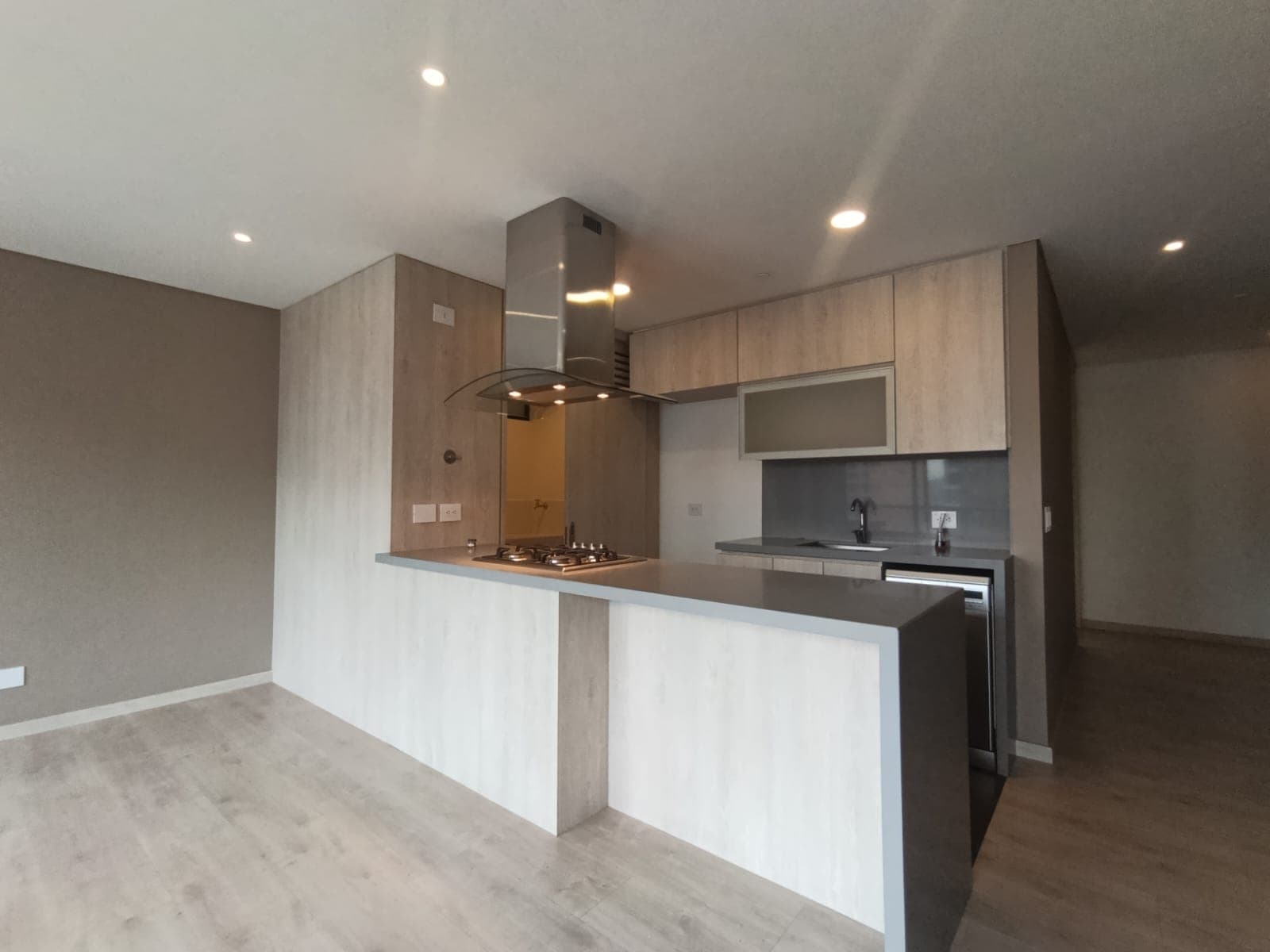 Apartamento en arriendo en El Poblado, Medellín — foto 1 de 20