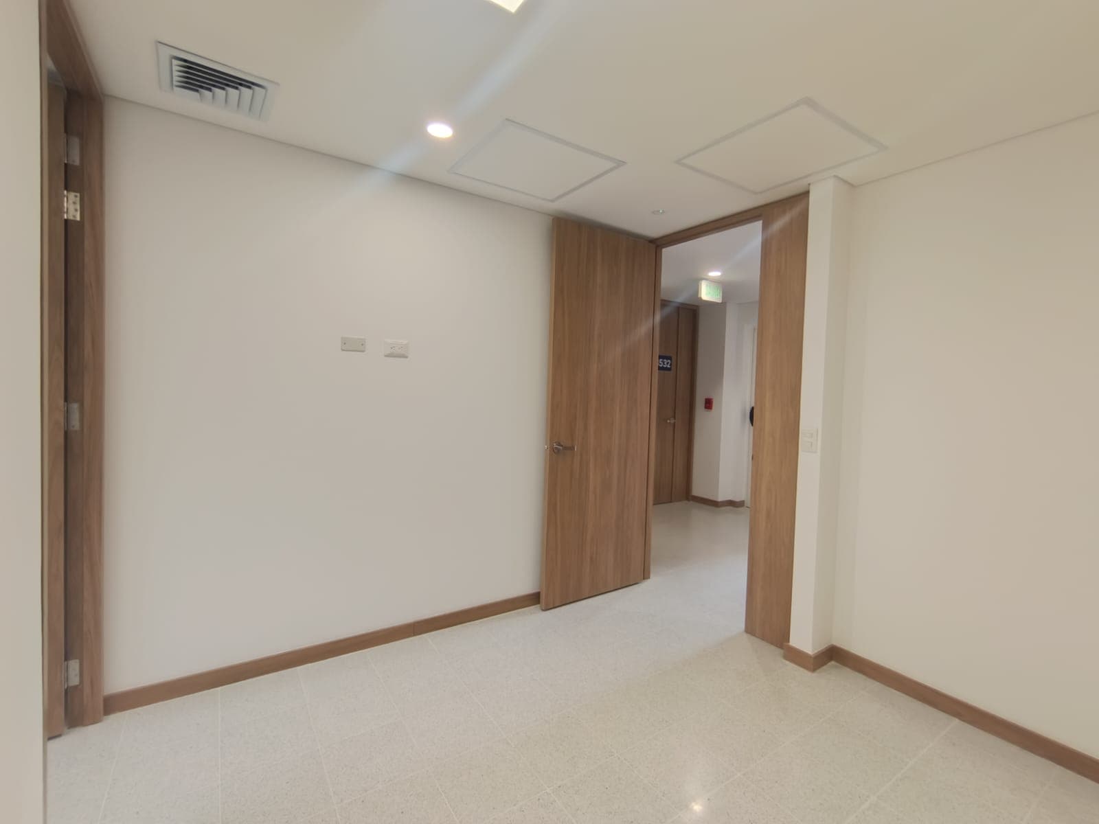 Consultorio en arriendo en Los Pinos, La America, Medellín — foto 2 de 10