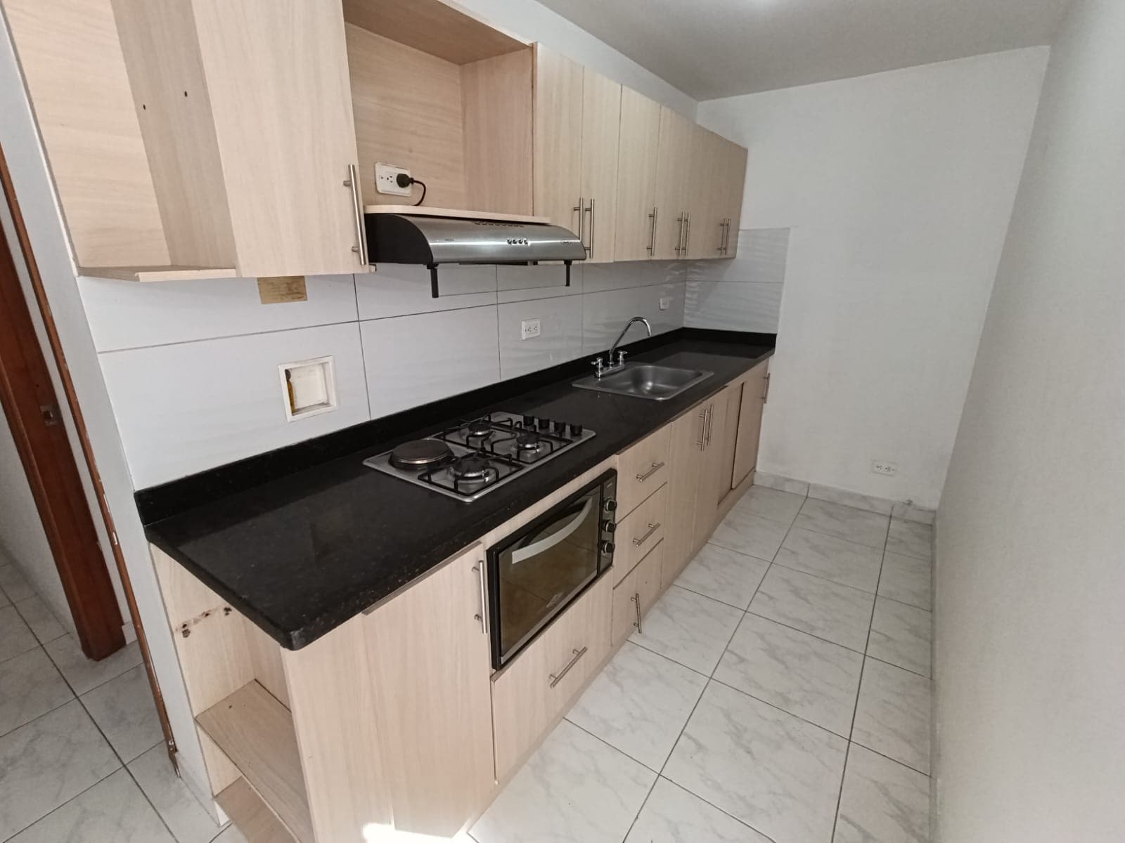 Casa Vivienda en arriendo en San Bernardo, Belen, Medellín — foto 5 de 16