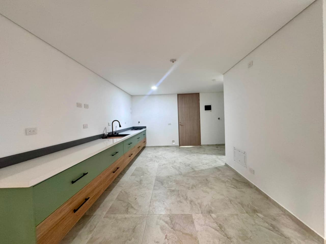 Apartaestudio en arriendo en Señorial, Envigado — foto 2 de 17