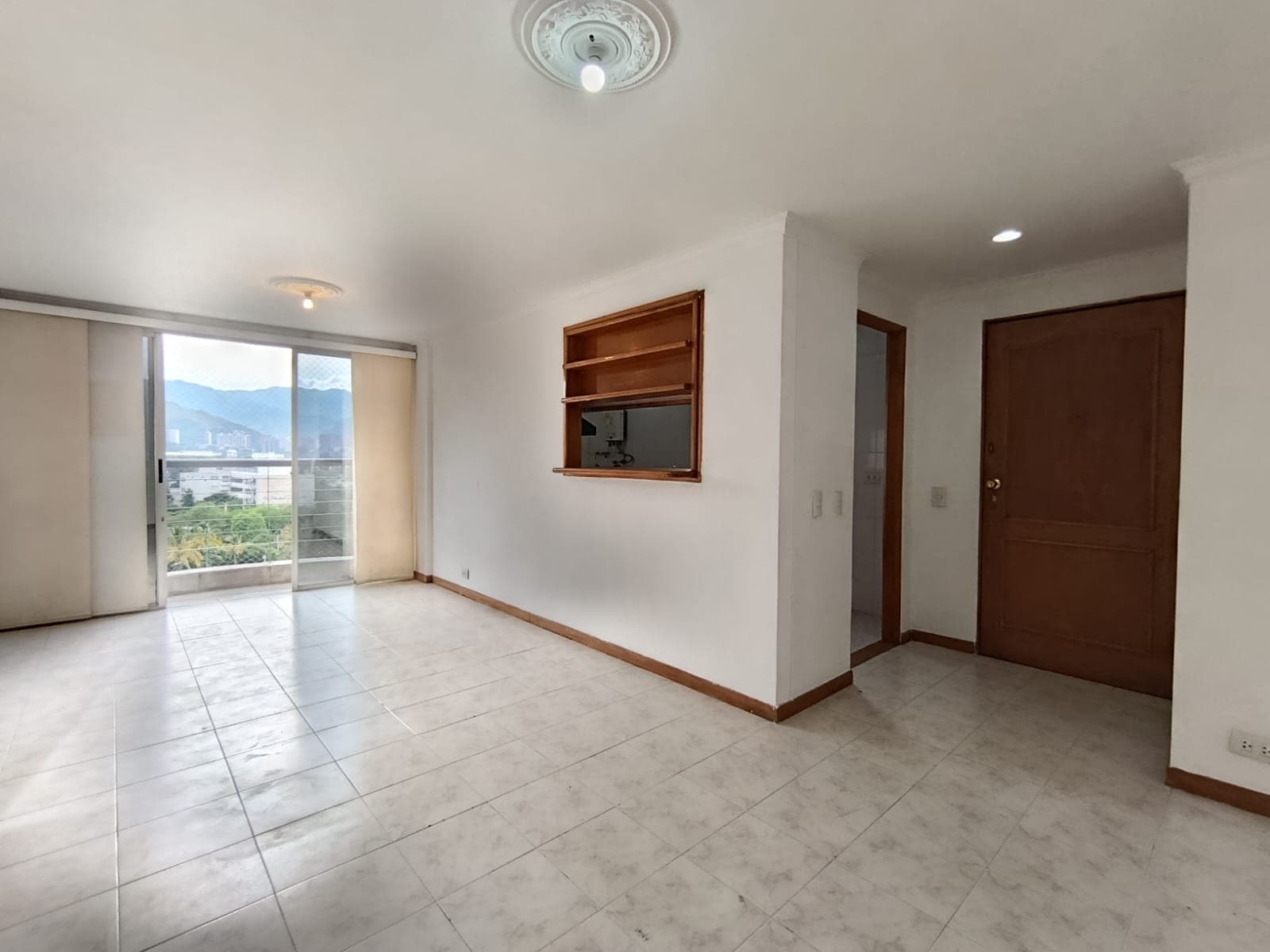 Apartamento en arriendo en Patio Bonito, El Poblado, Medellín — foto 1 de 18
