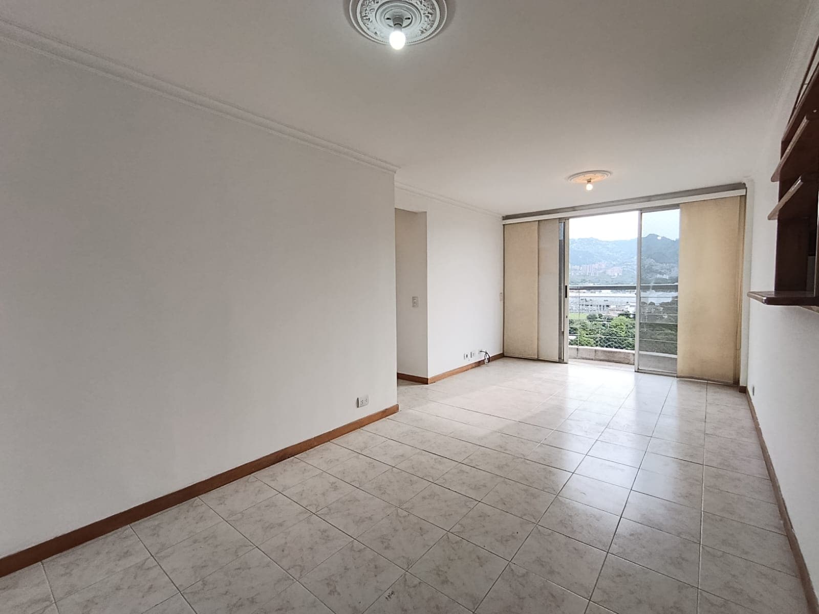 Apartamento en arriendo en Patio Bonito, El Poblado, Medellín — foto 2 de 18