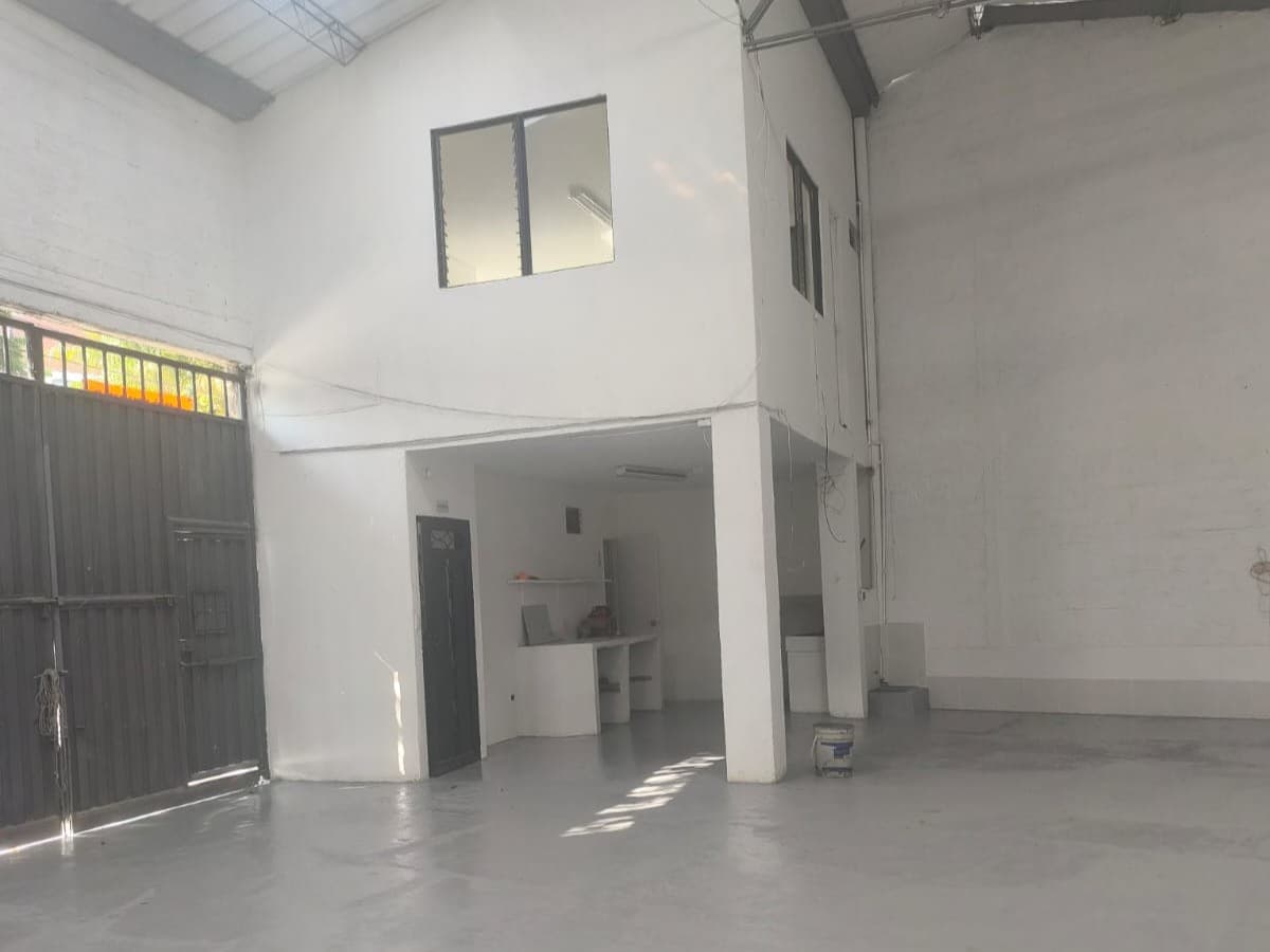 Bodega en arriendo en Alcalá, Envigado — foto 1 de 9