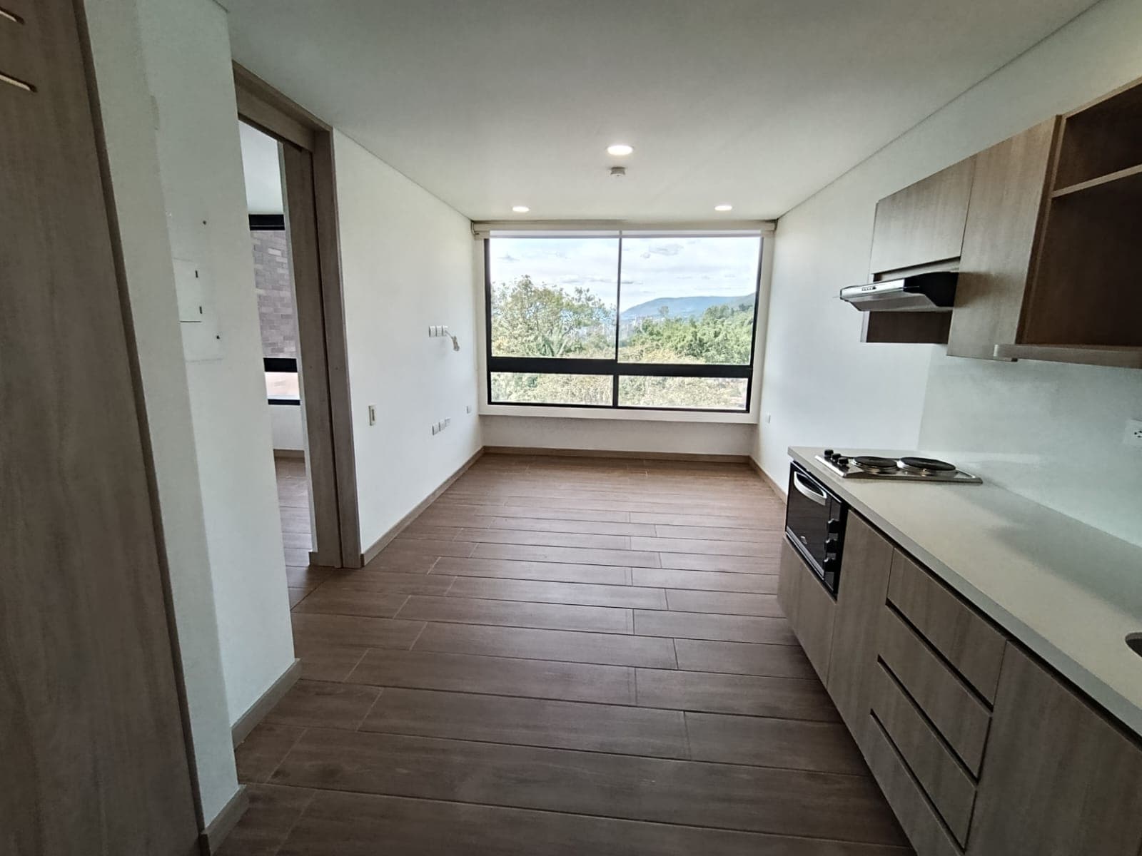 Apartaestudio en arriendo en Loma Del Escobero, Envigado — foto 2 de 20