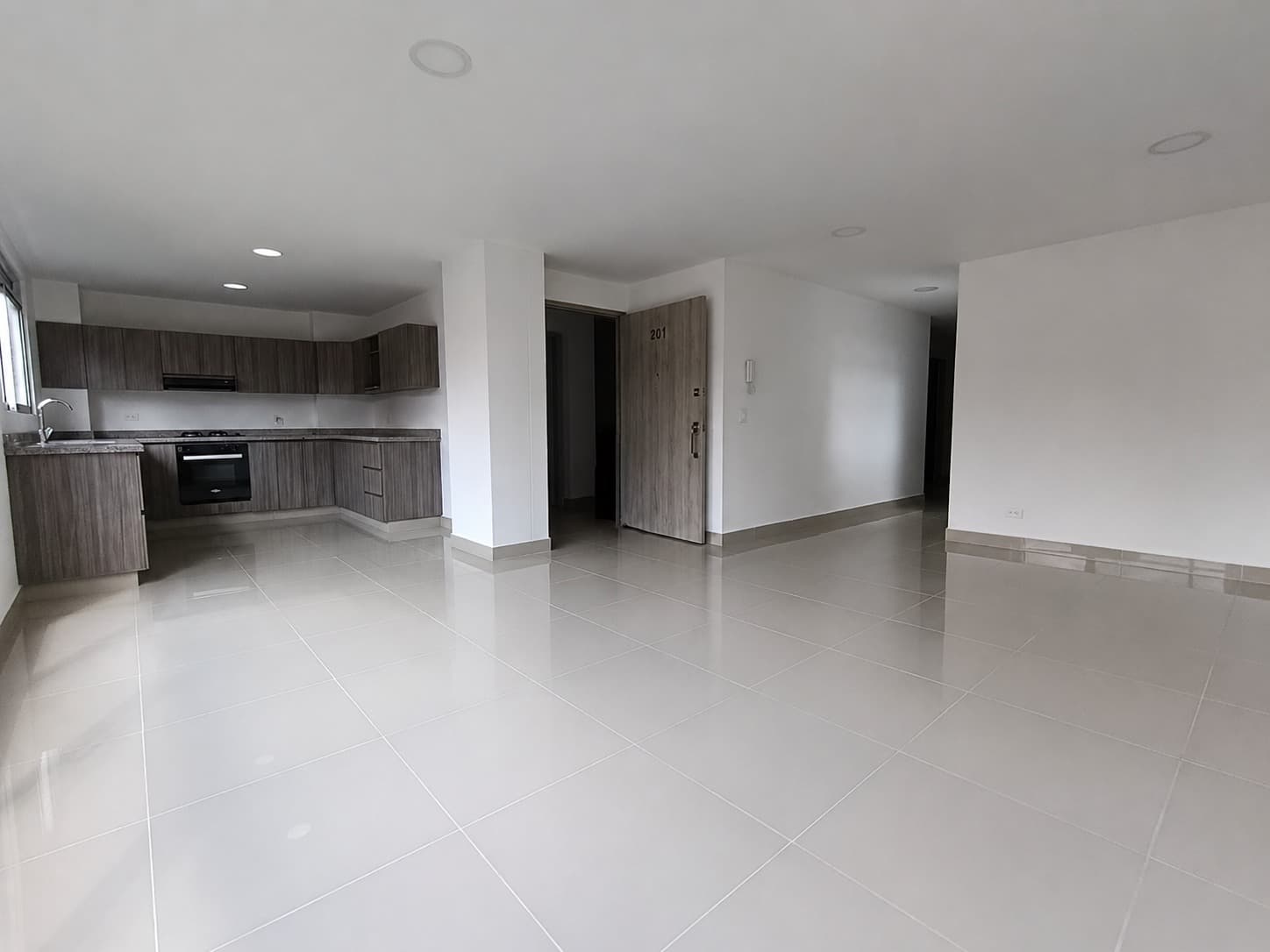 Apartamento en arriendo en La Castellana, Laureles, Medellín — foto 2 de 14