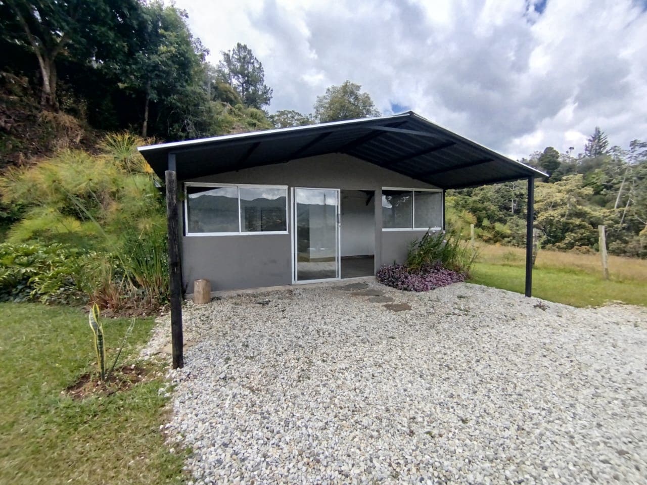 Finca en arriendo en Retiro — foto 1 de 18