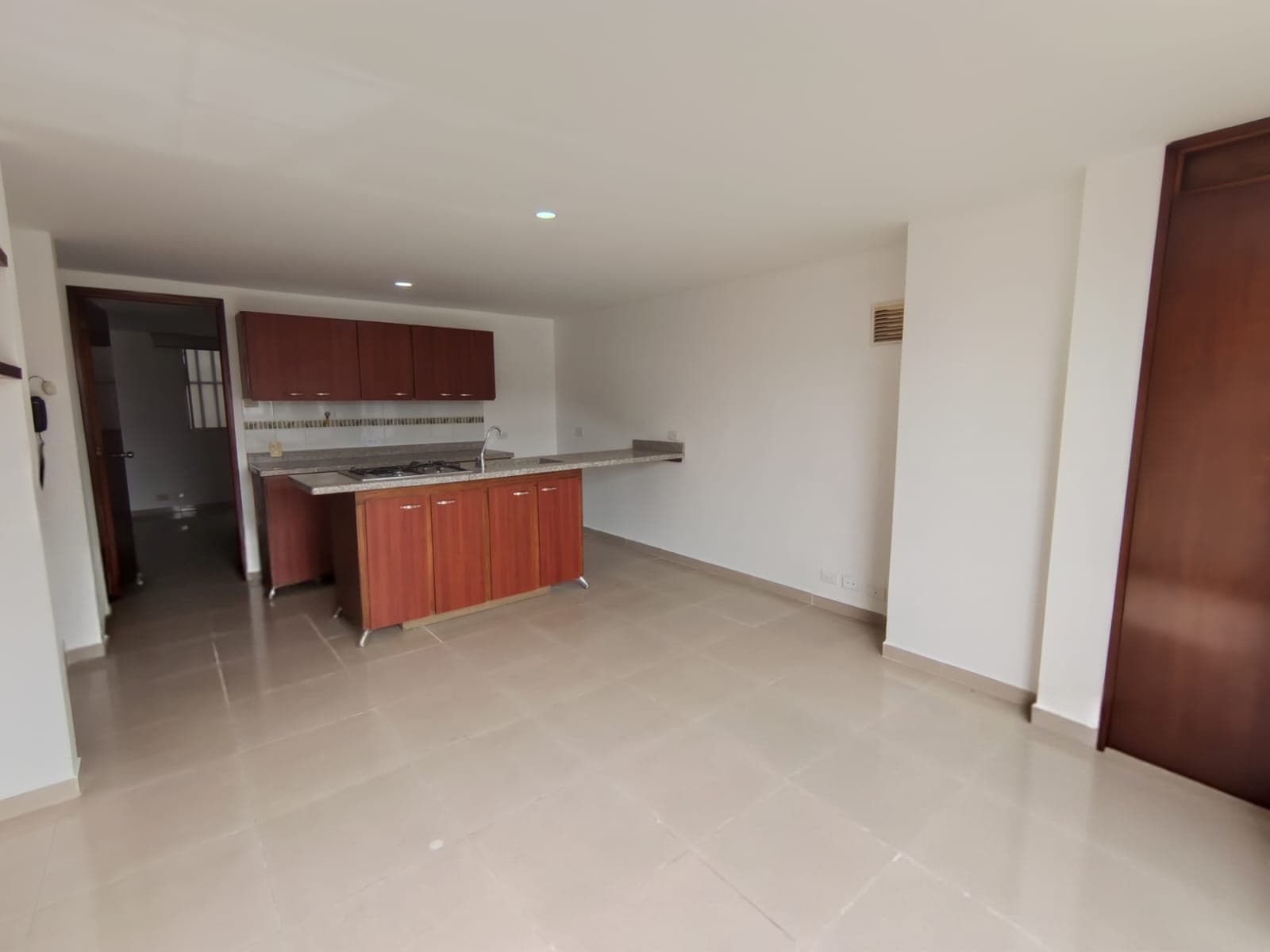 Apartaestudio en arriendo en La Castellana, Laureles, Medellín — foto 4 de 12
