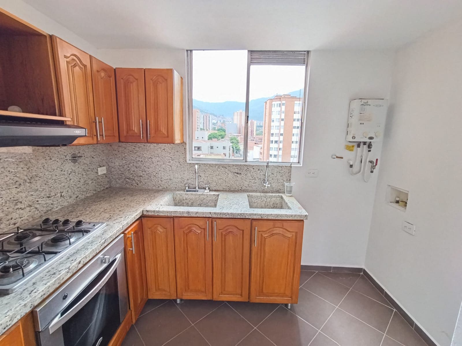 Apartamento en arriendo en Boston, Centro, Medellín — foto 3 de 19