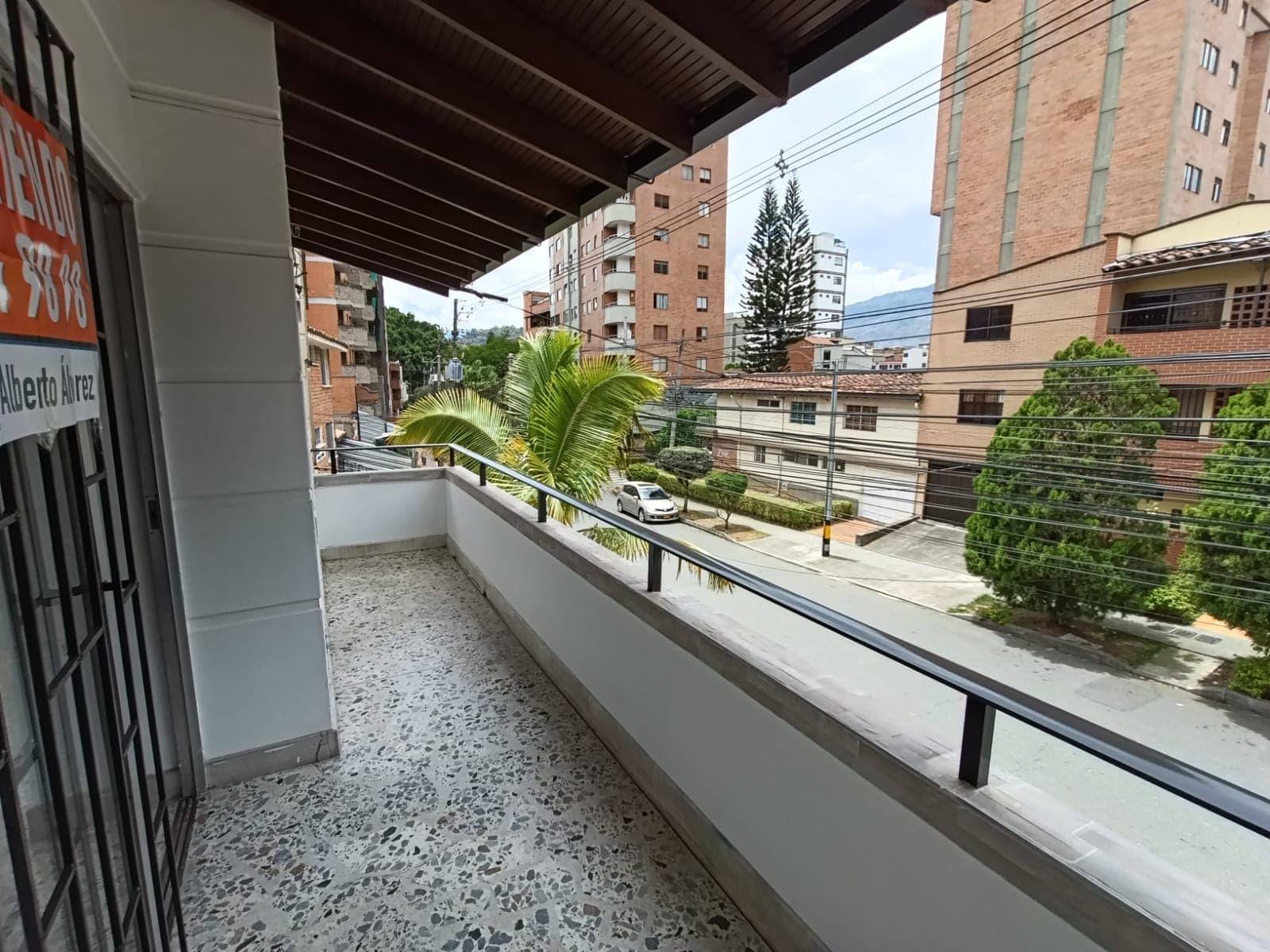 Casa Comercial en arriendo en Florida Nueva, Laureles, Medellín — foto 2 de 20
