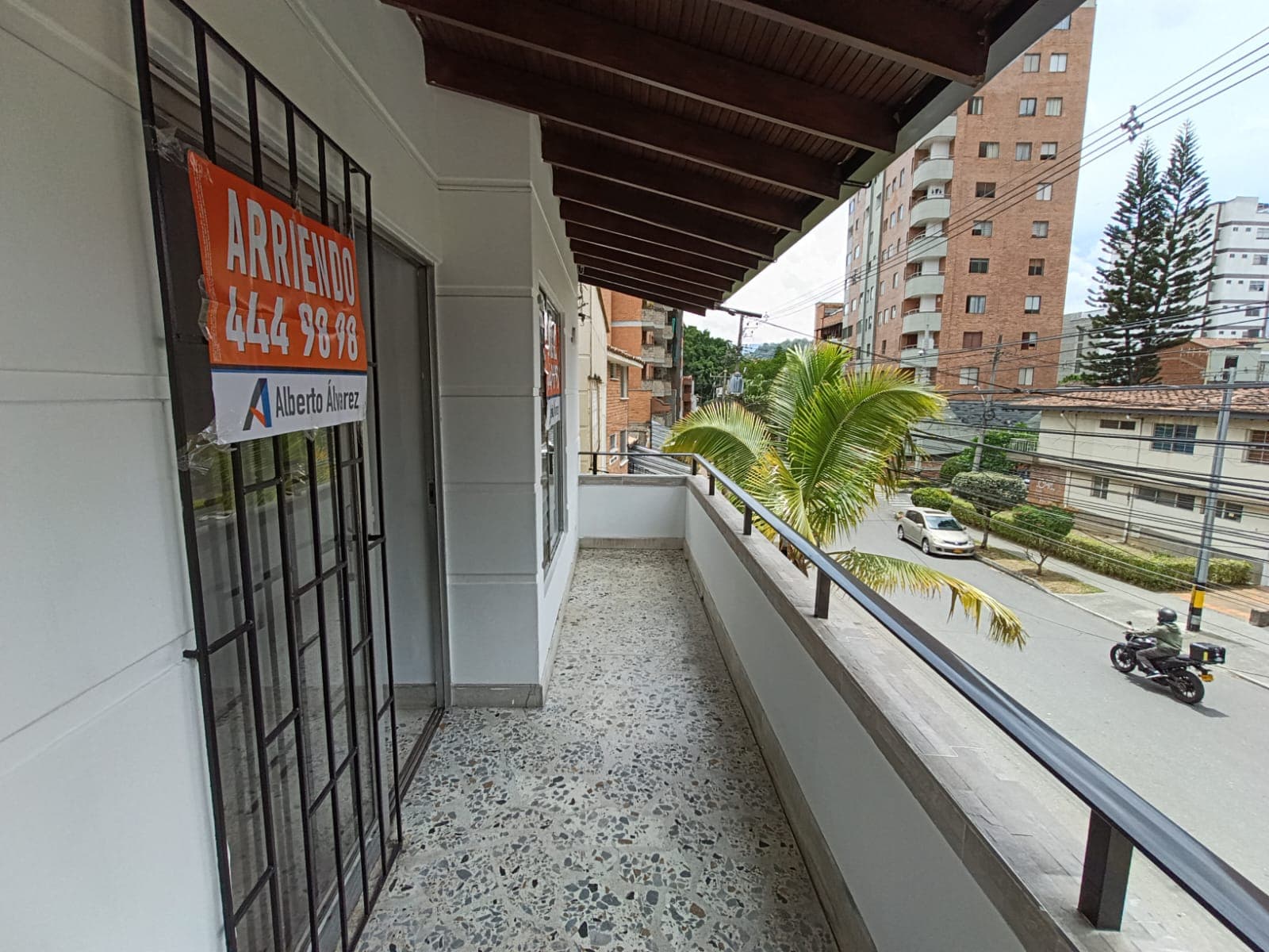 Casa Comercial en arriendo en Florida Nueva, Laureles, Medellín — foto 3 de 20