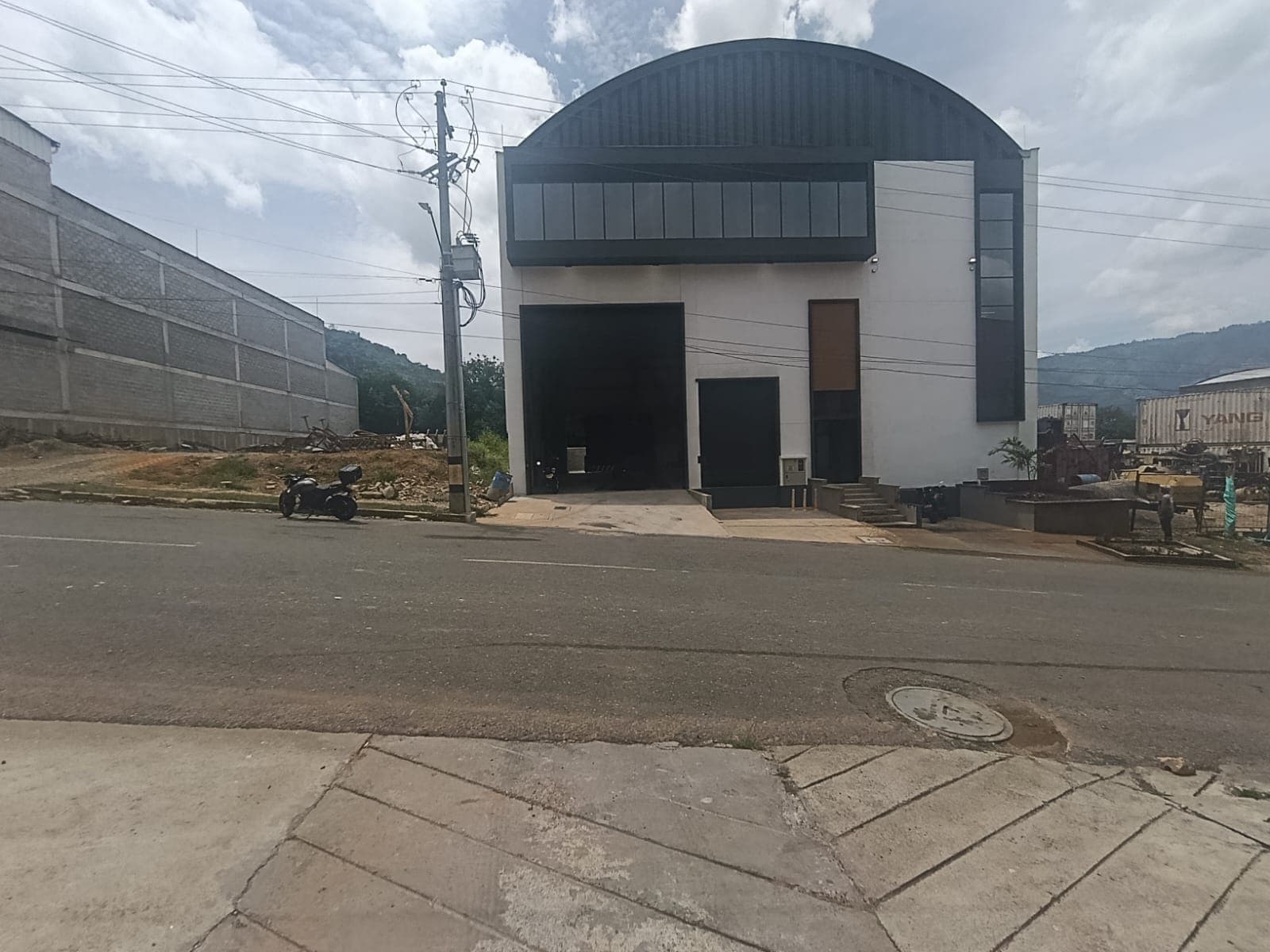 Bodega en arriendo en Copacabana — foto 1 de 19