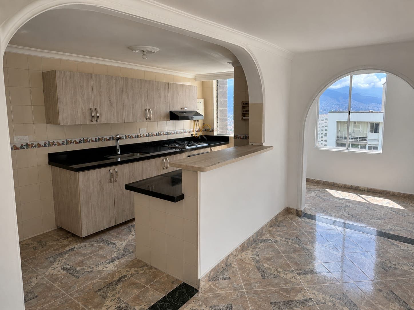 Apartamento en arriendo en Almería, La America, Medellín — foto 1 de 20