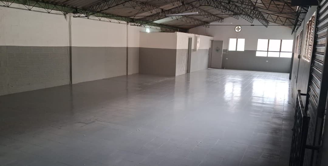 Bodega en arriendo en Barrio Colombia, El Poblado, Medellín — foto 3 de 9