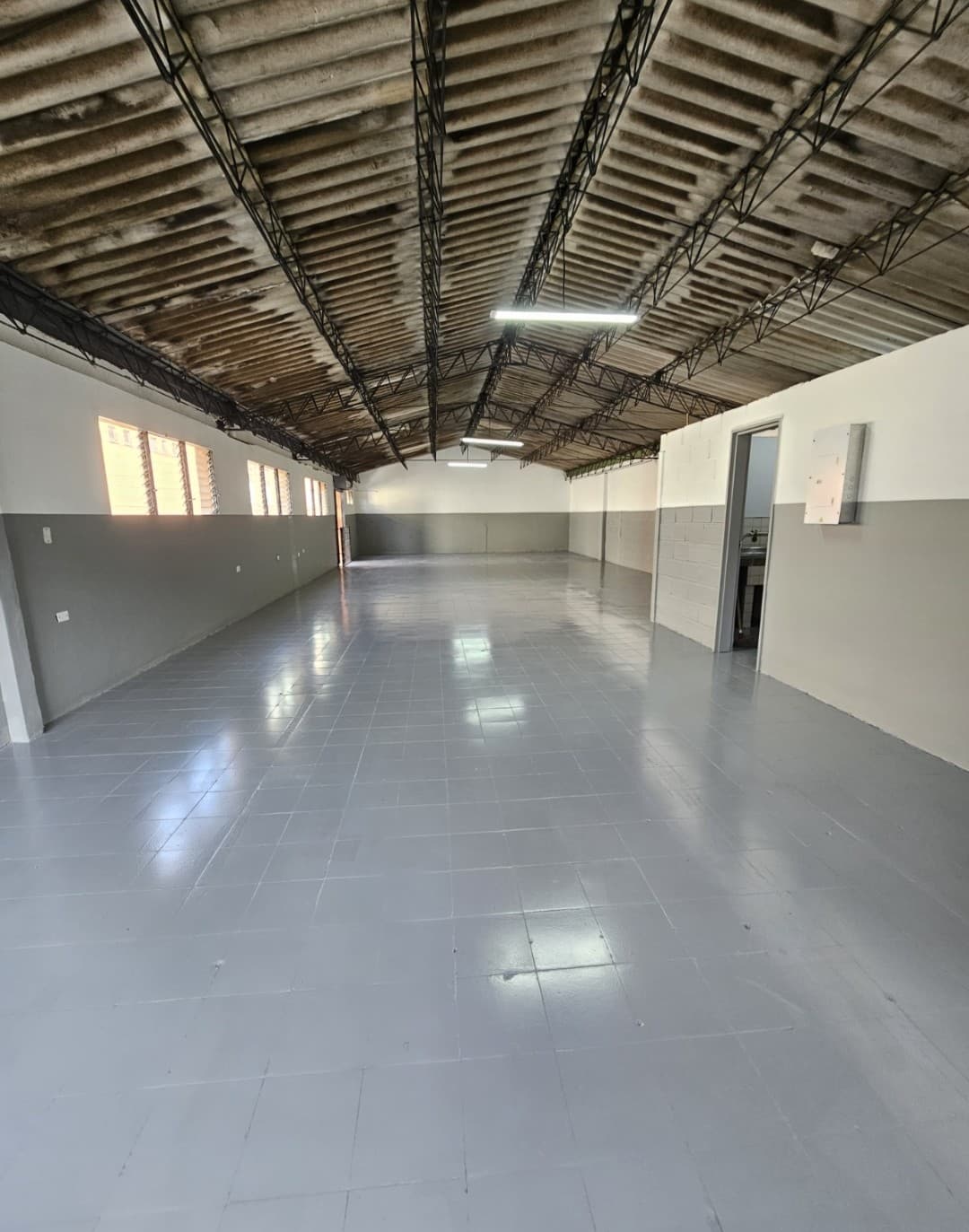Bodega en arriendo en Barrio Colombia, El Poblado, Medellín — foto 5 de 9