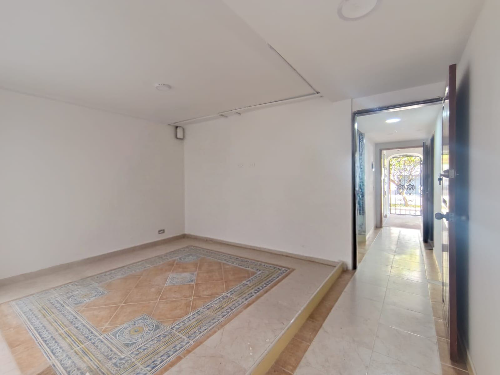 Casa Comercial en arriendo en Rosales, Belen, Medellín — foto 2 de 12
