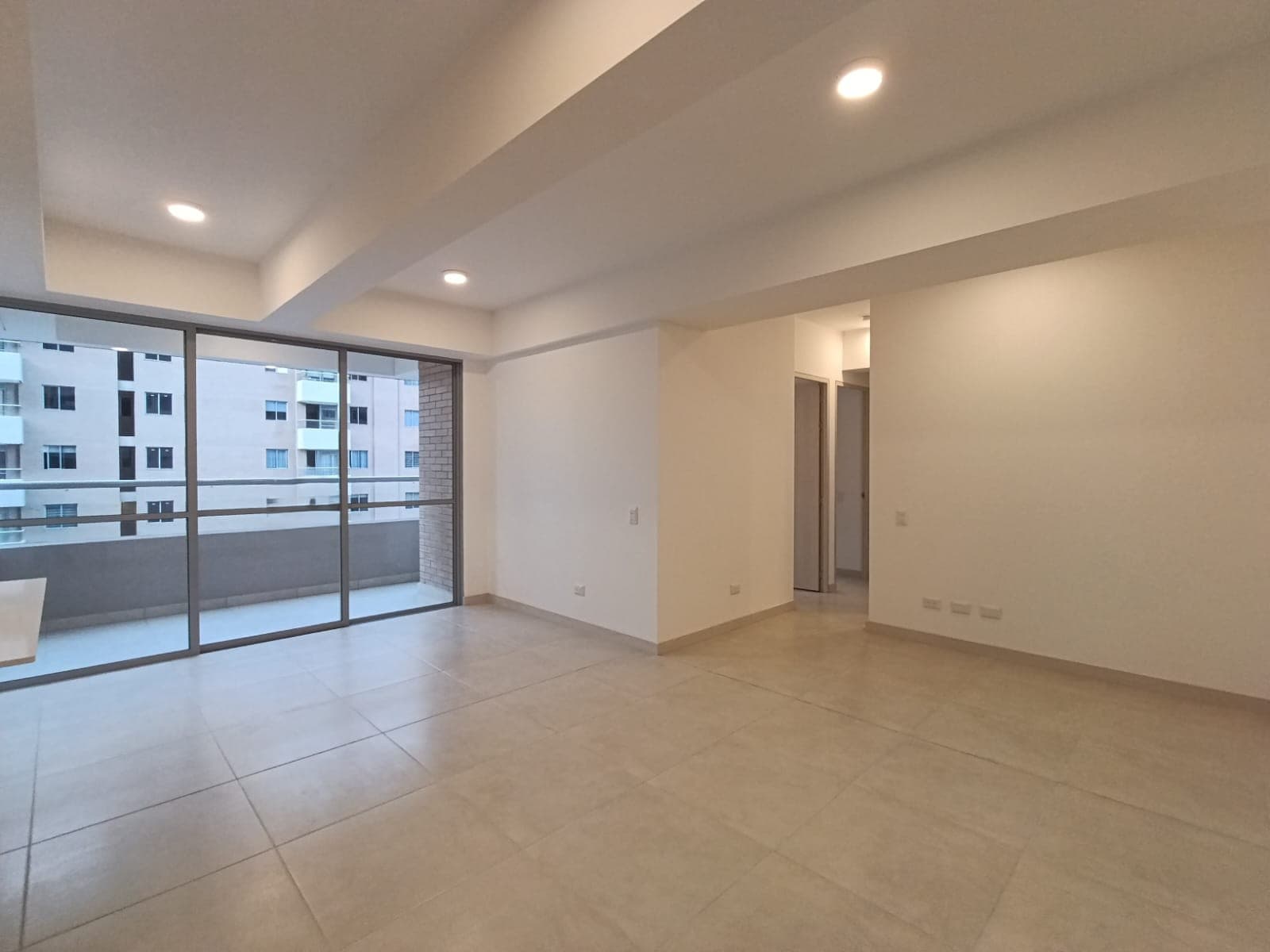Apartamento en arriendo en Jardines, Envigado — foto 1 de 20