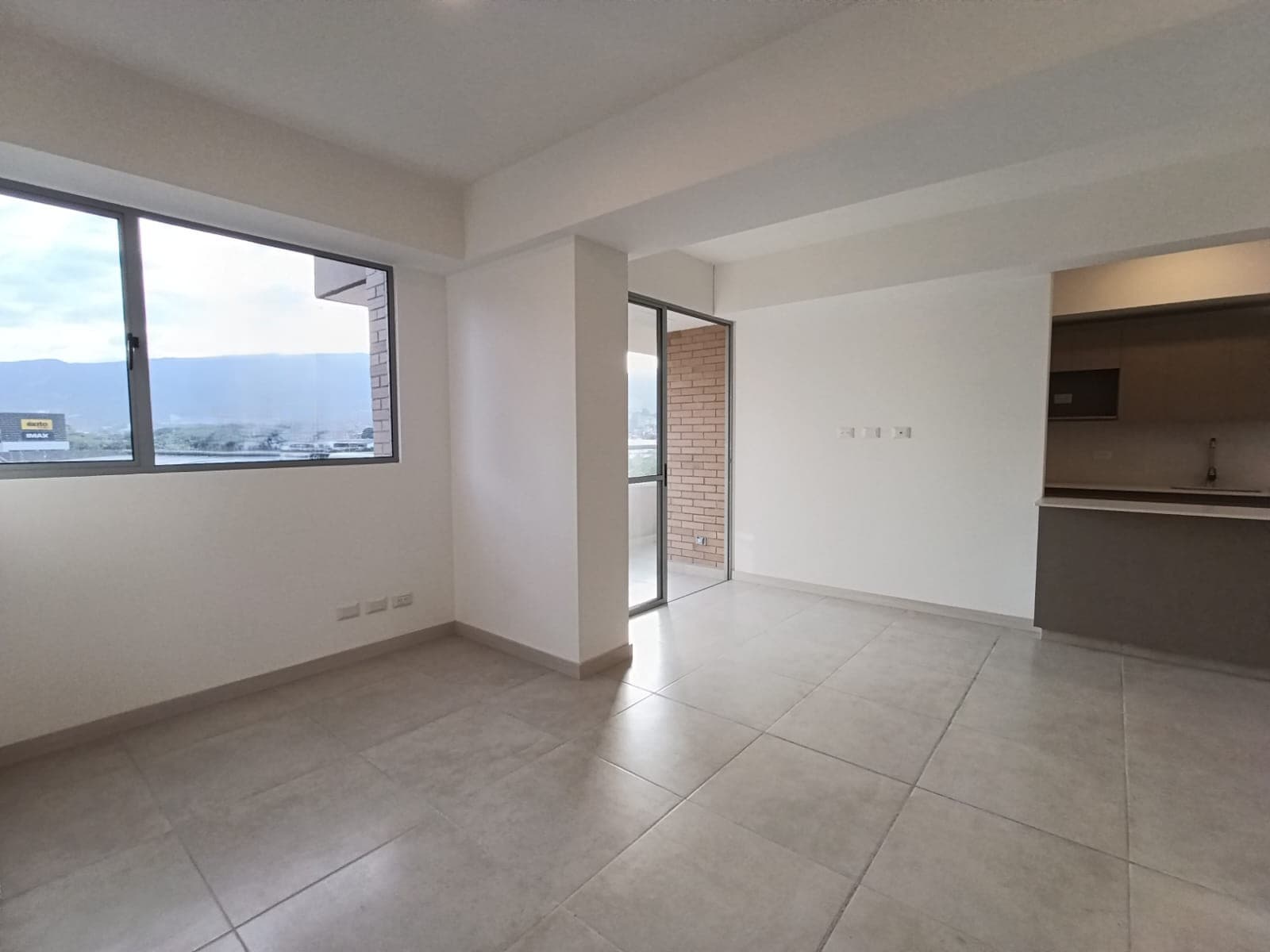 Apartamento en arriendo en Jardines, Envigado — foto 1 de 14