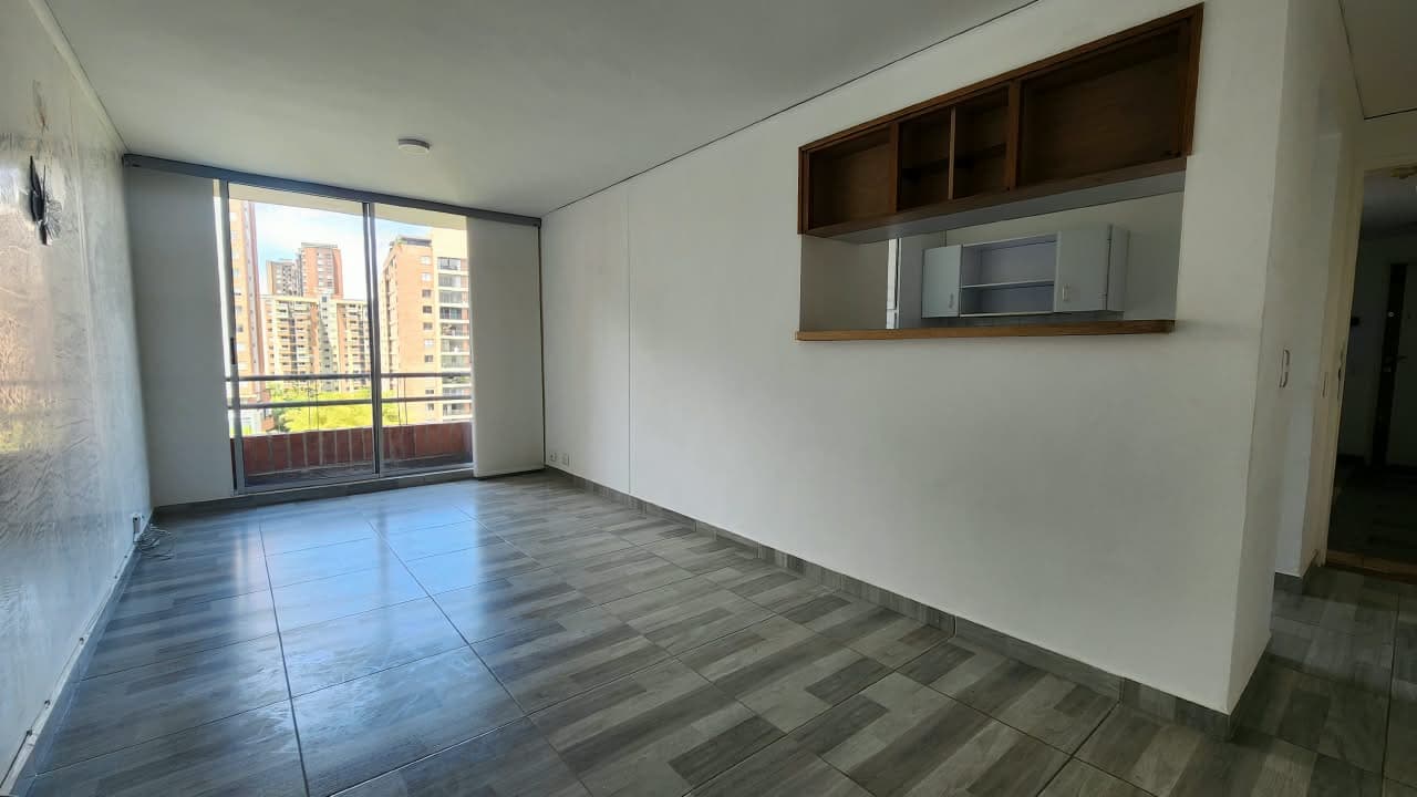 Apartamento en arriendo en Loma De San Julián, El Poblado, Medellín — foto 1 de 15