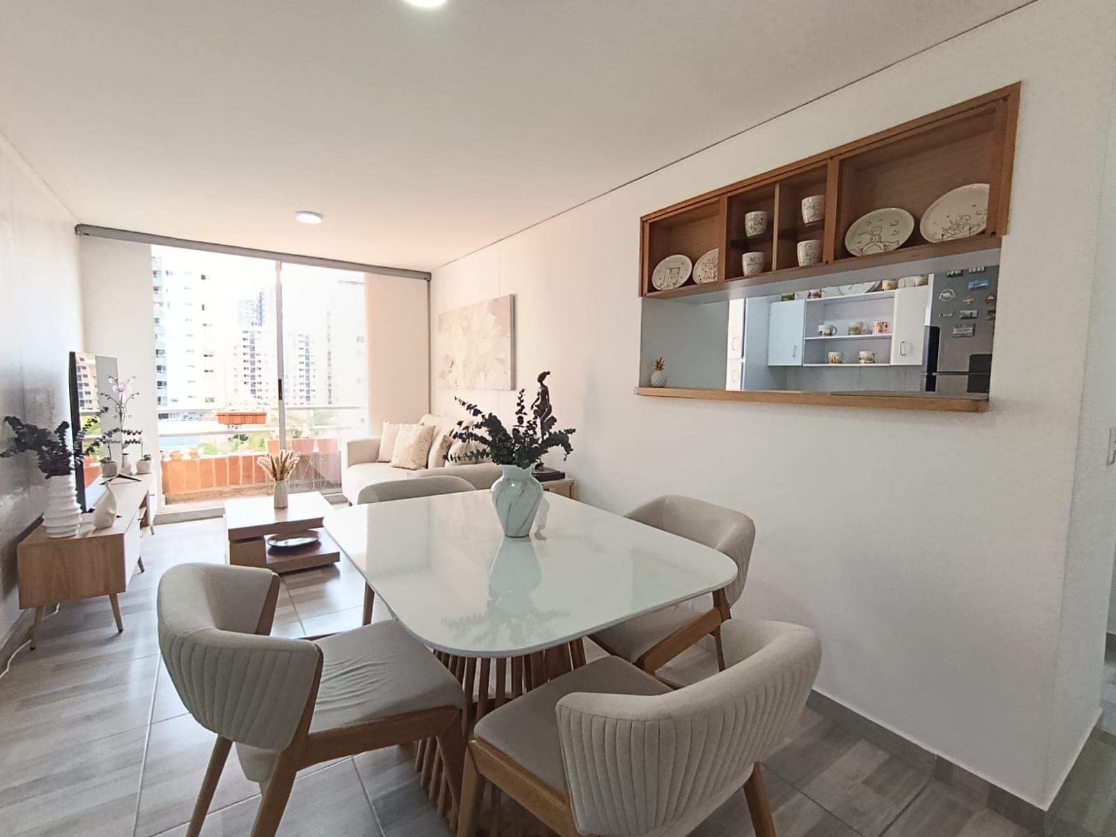 Apartamento en arriendo en Loma De San Julián, El Poblado, Medellín — foto 1 de 15