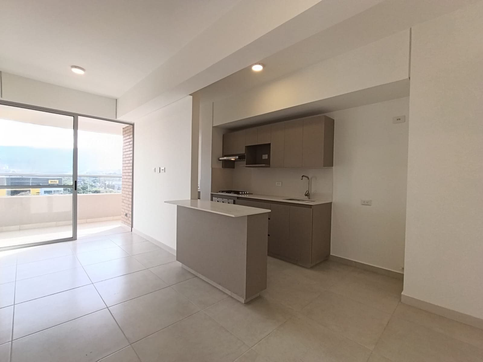 Apartamento en arriendo en Jardines, Envigado — foto 1 de 20