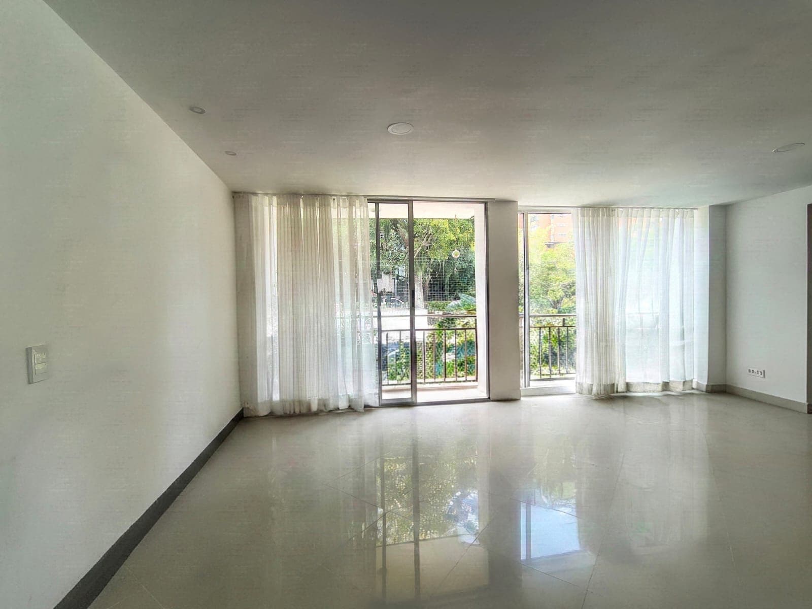 Apartamento en arriendo en Los Balsos, El Poblado, Medellín — foto 4 de 15