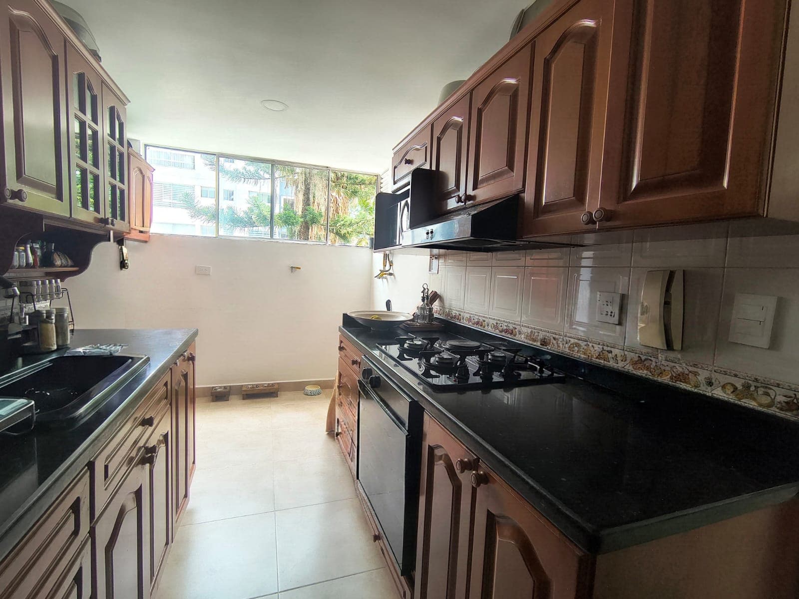 Apartamento en arriendo en Los Balsos, El Poblado, Medellín — foto 5 de 15