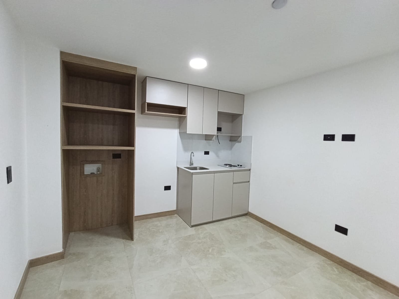 Apartaestudio en arriendo en La Candelaria, Centro, Medellín — foto 4 de 9