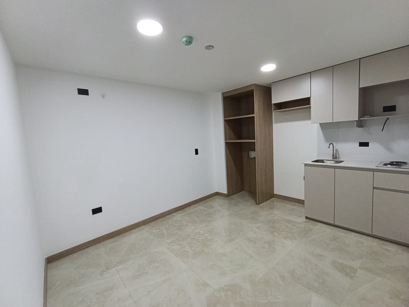 Apartaestudio en arriendo en La Candelaria, Centro, Medellín — foto 3 de 8