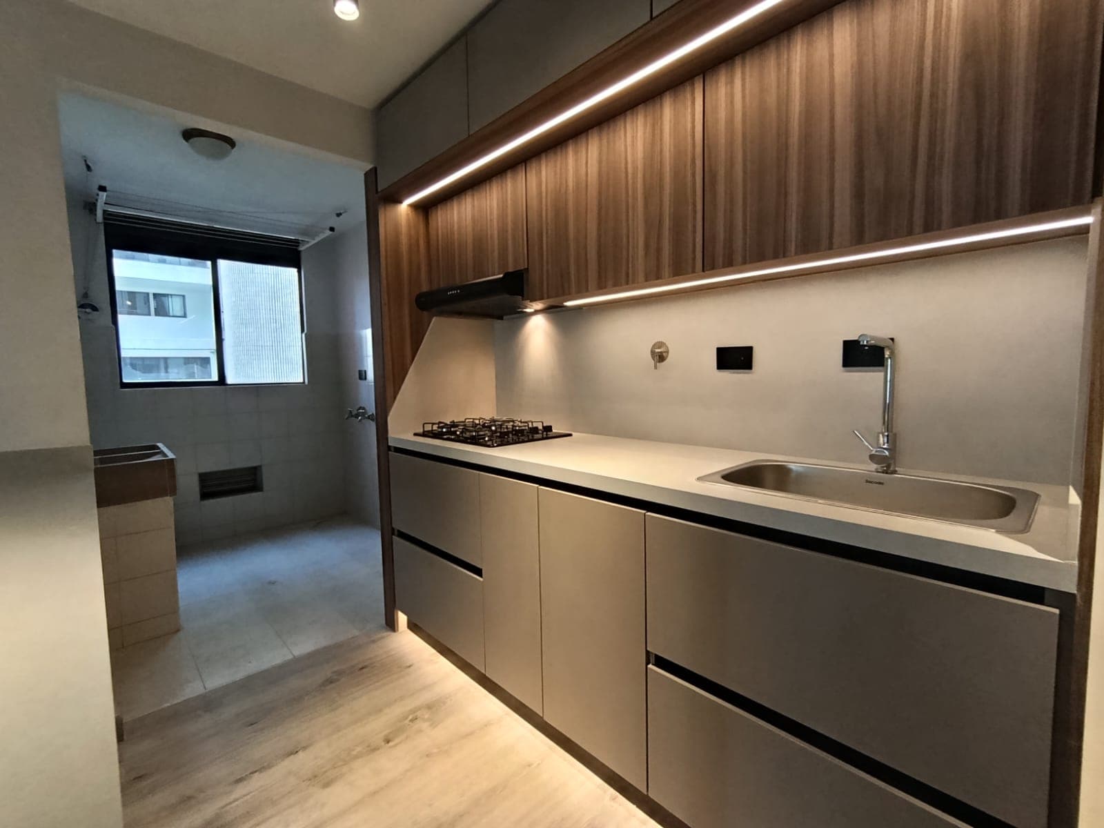 Apartamento en arriendo en Los Balsos, El Poblado, Medellín — foto 4 de 16