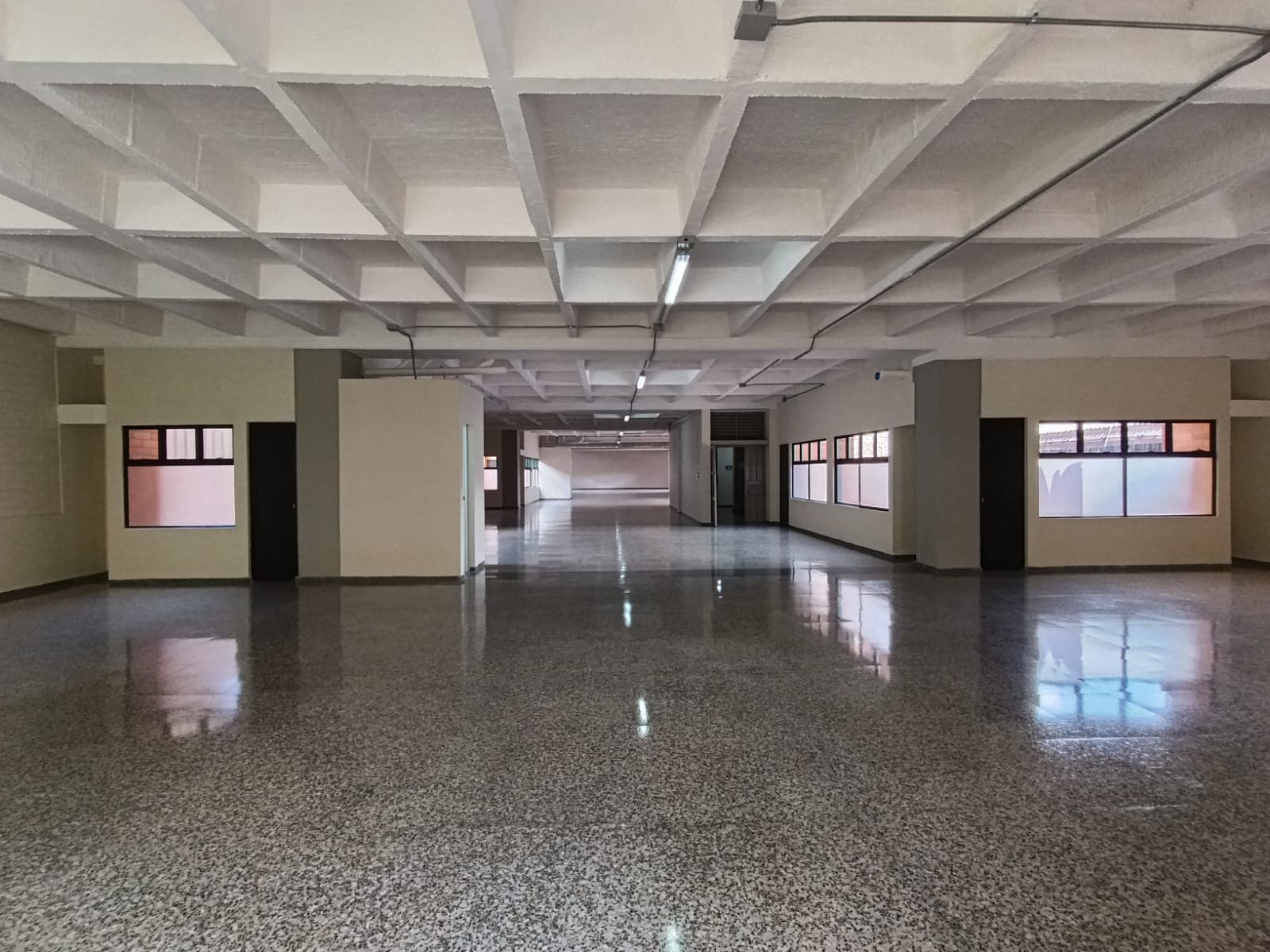 Oficina en arriendo en San Diego, El Poblado, Medellín — foto 3 de 20
