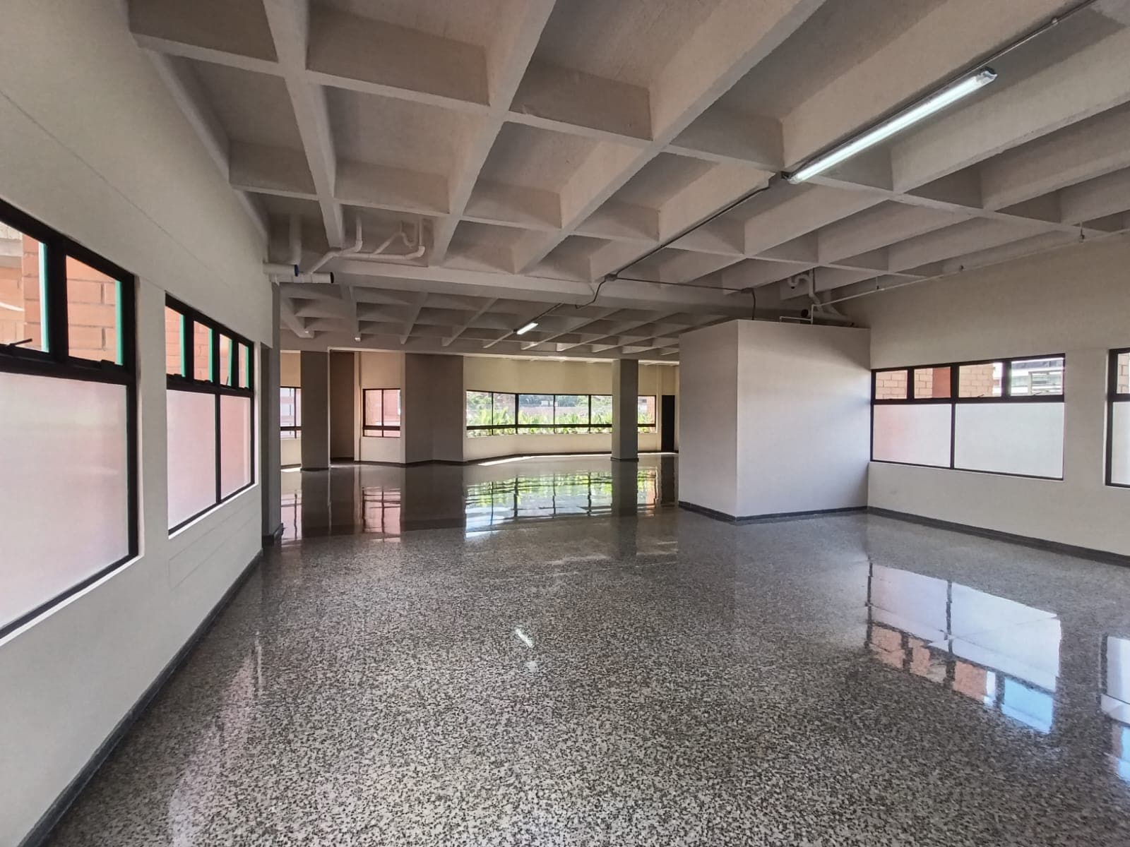 Oficina en arriendo en San Diego, El Poblado, Medellín — foto 2 de 20