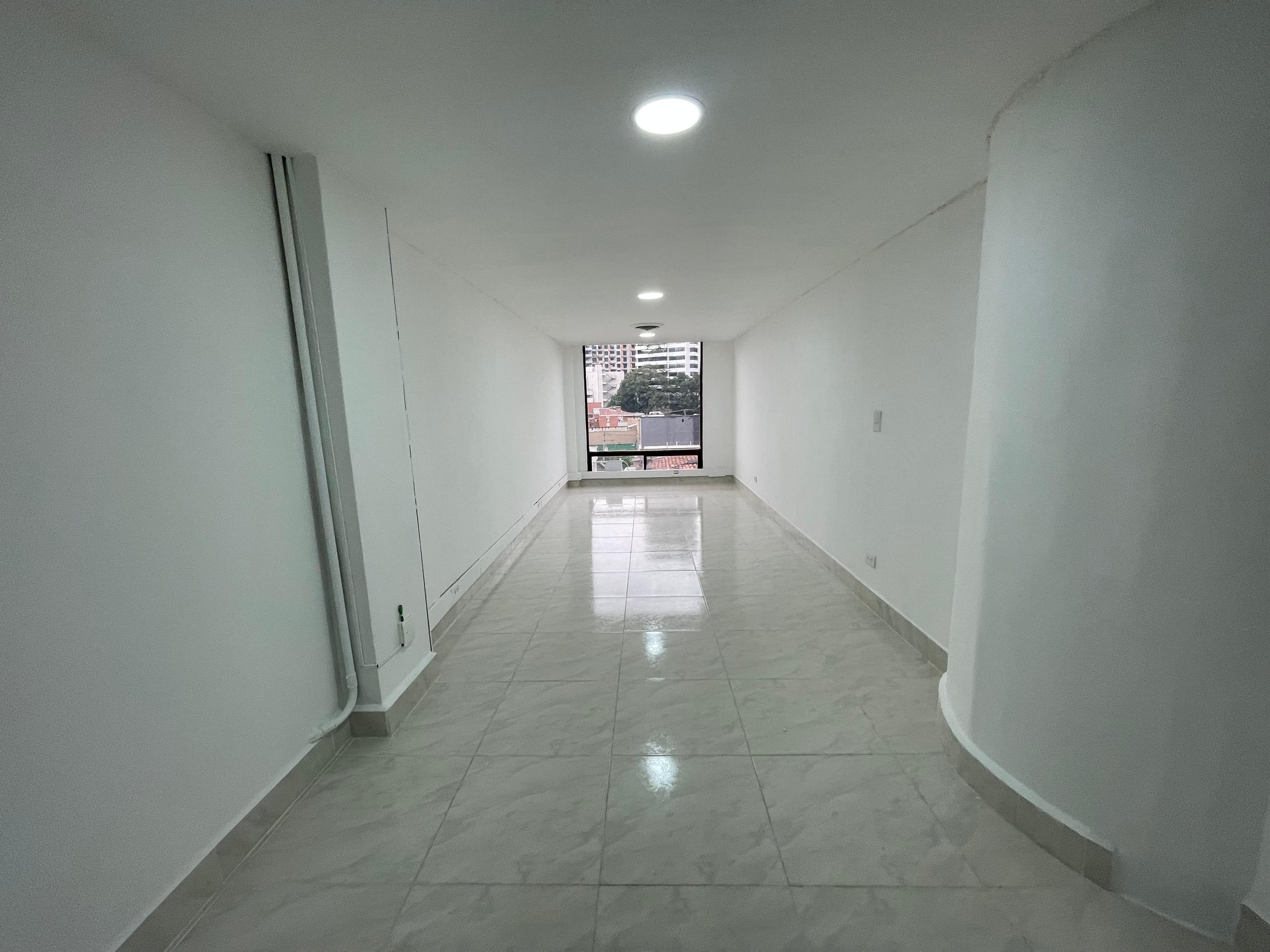 Oficina en arriendo en Parque, El Poblado, Medellín — foto 1 de 12