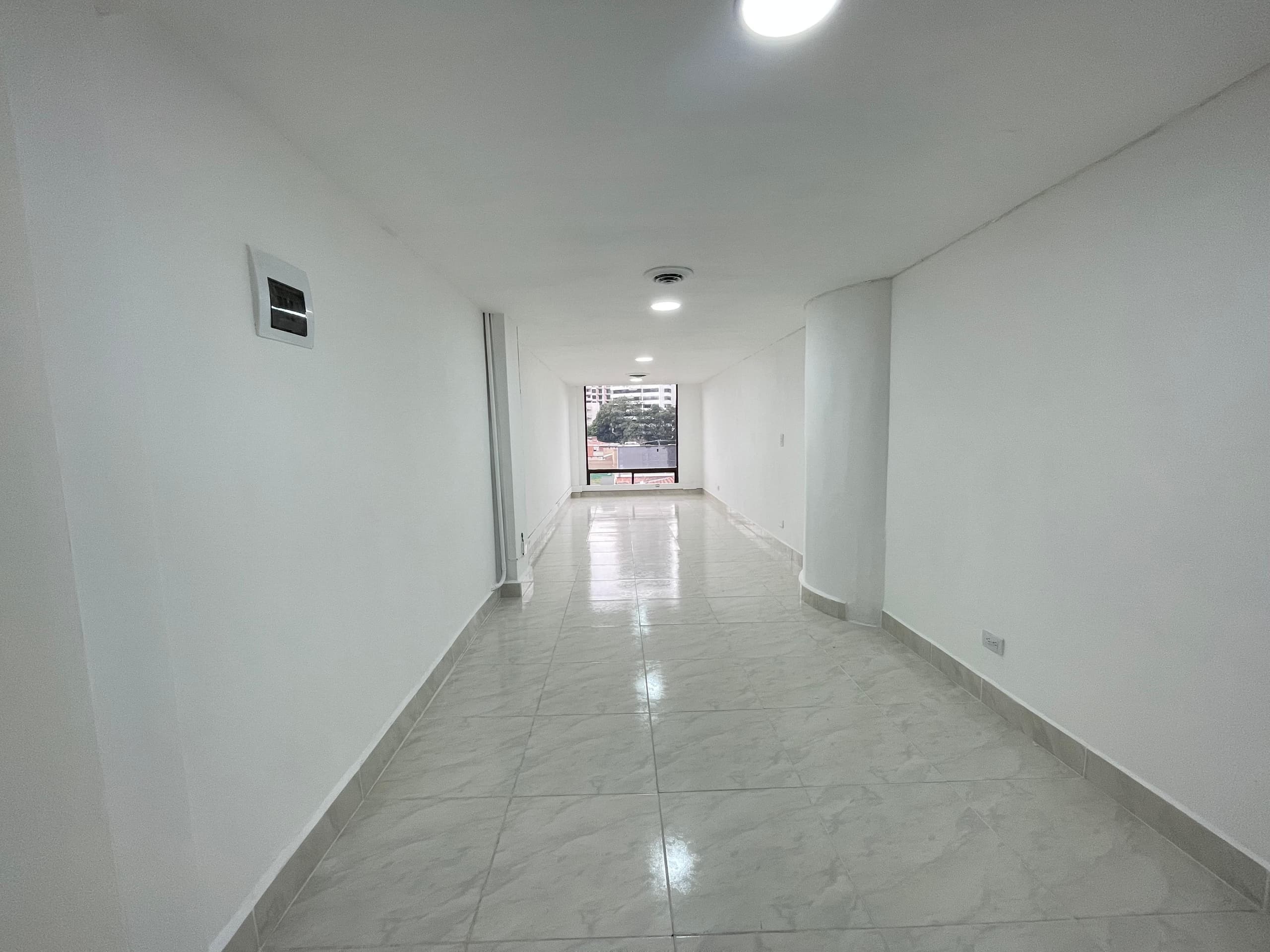 Oficina en arriendo en Parque, El Poblado, Medellín — foto 2 de 12